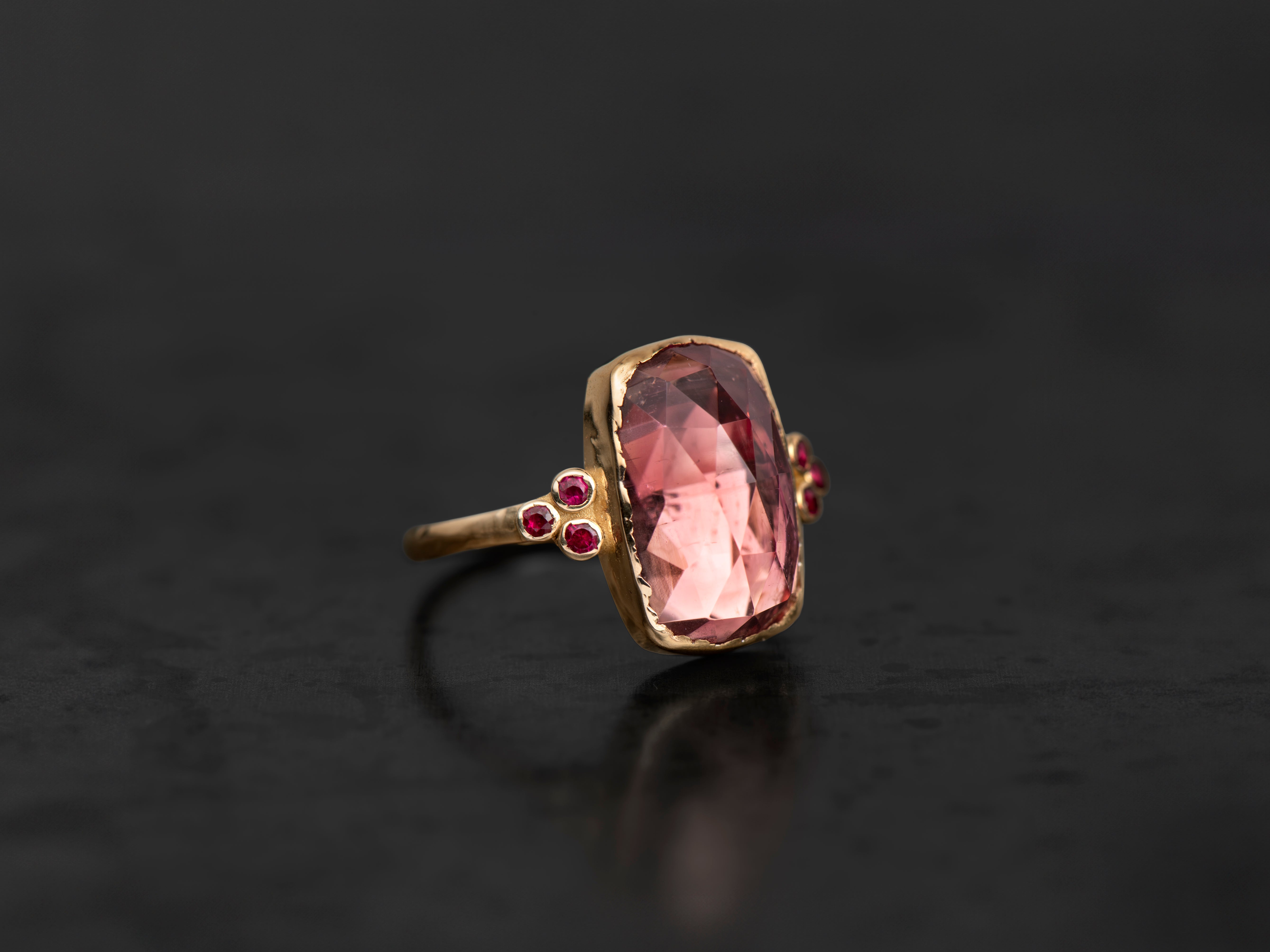 Bague Queen rubis tourmaline rose 6,05cts or jaune