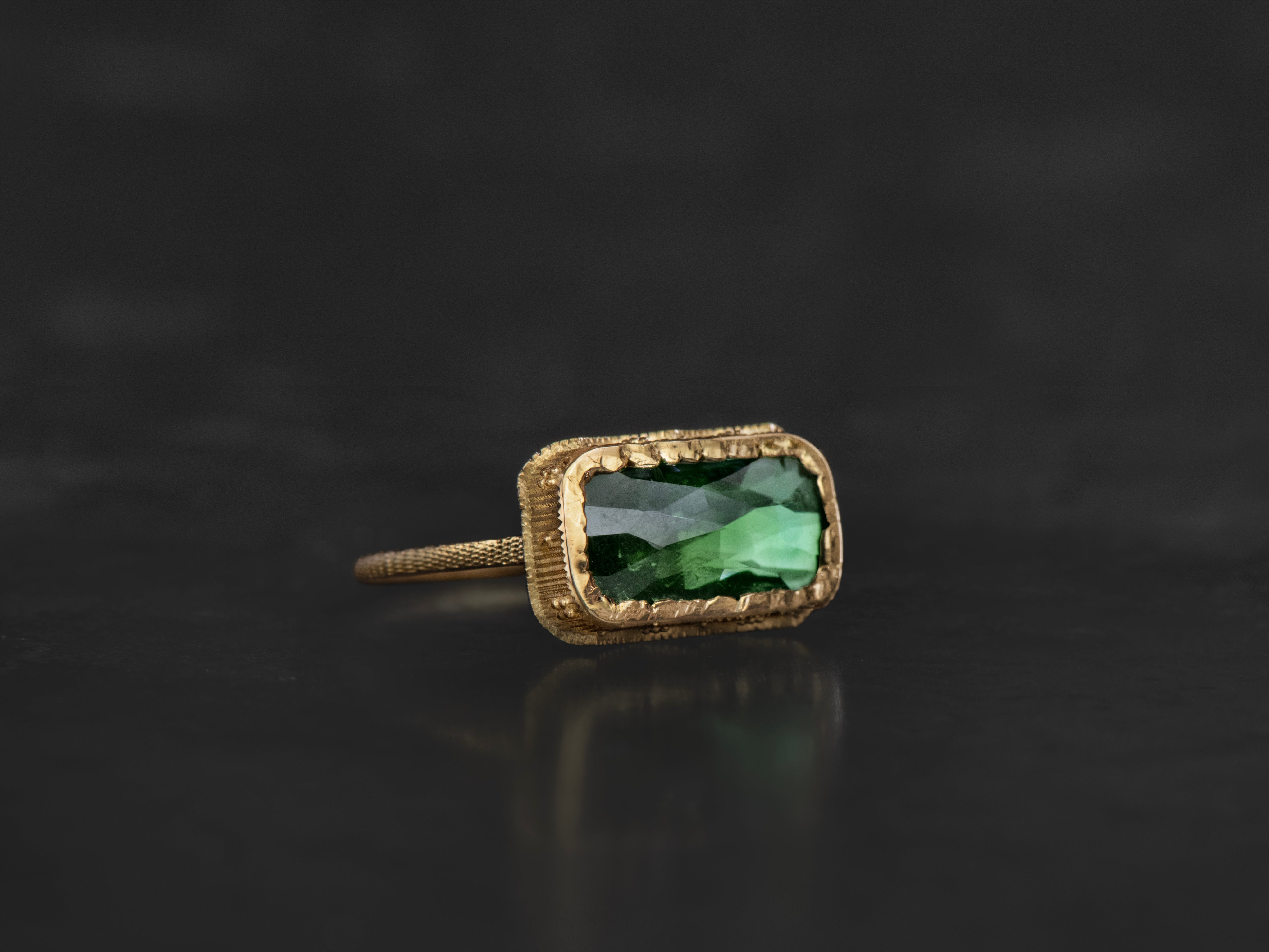 Bague Syracuse tourmaline verte 1,83cts or jaune