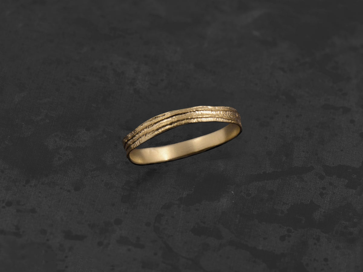 Sitia small yellow gold ring