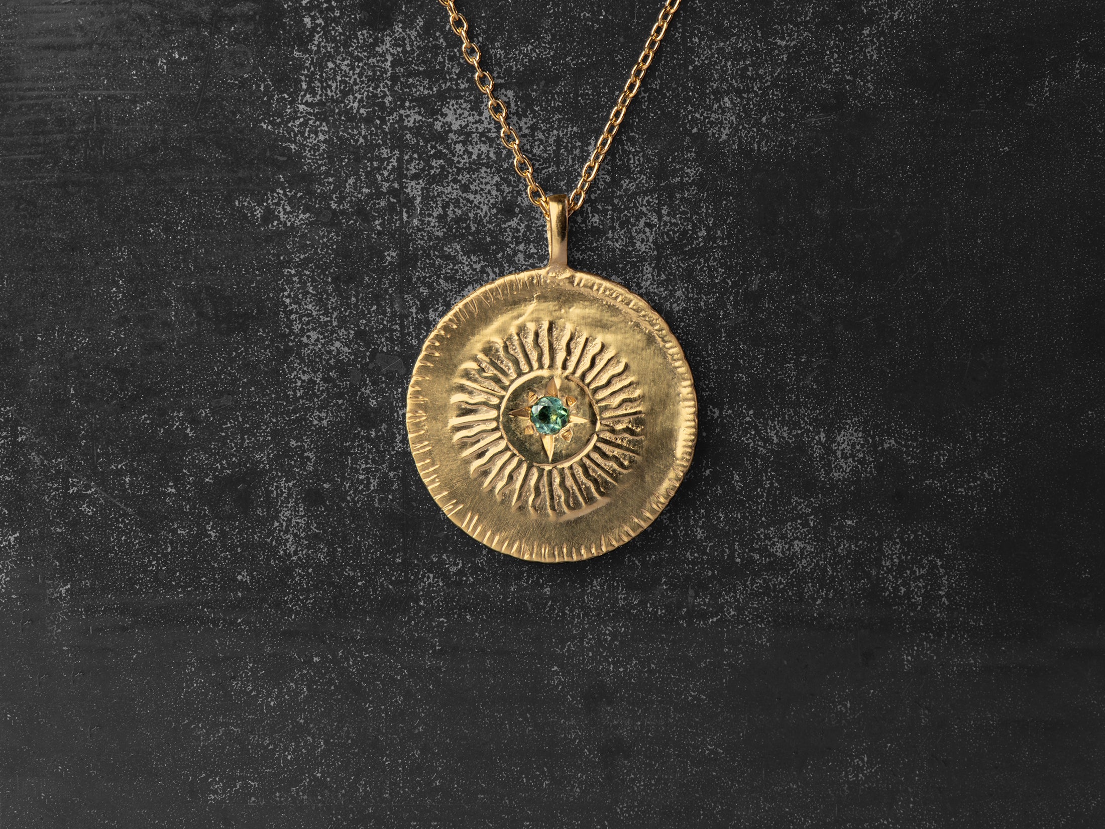 Collier Helios GM tourmaline verte plaqué or