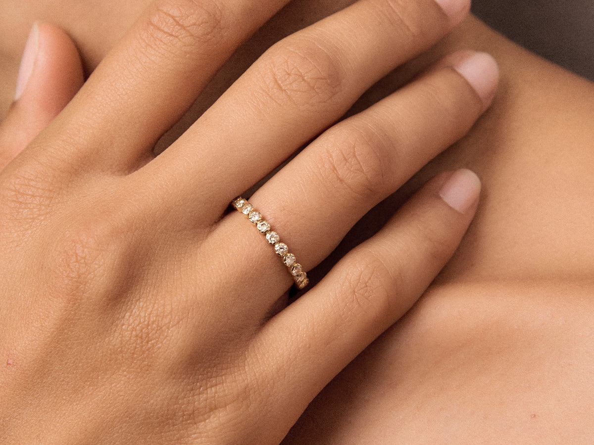 Honey Fullmoon yellow gold wedding ring