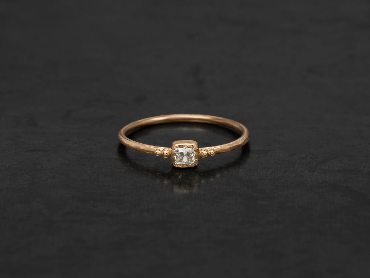 Bague Rhéa diamant coussin 0,22cts or jaune