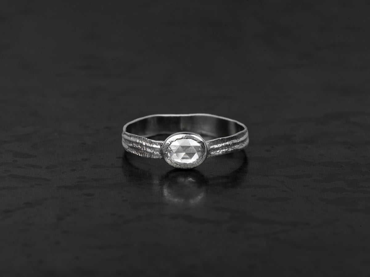 Bague Sitia PM diamant rosecut ovale 0,30cts platine