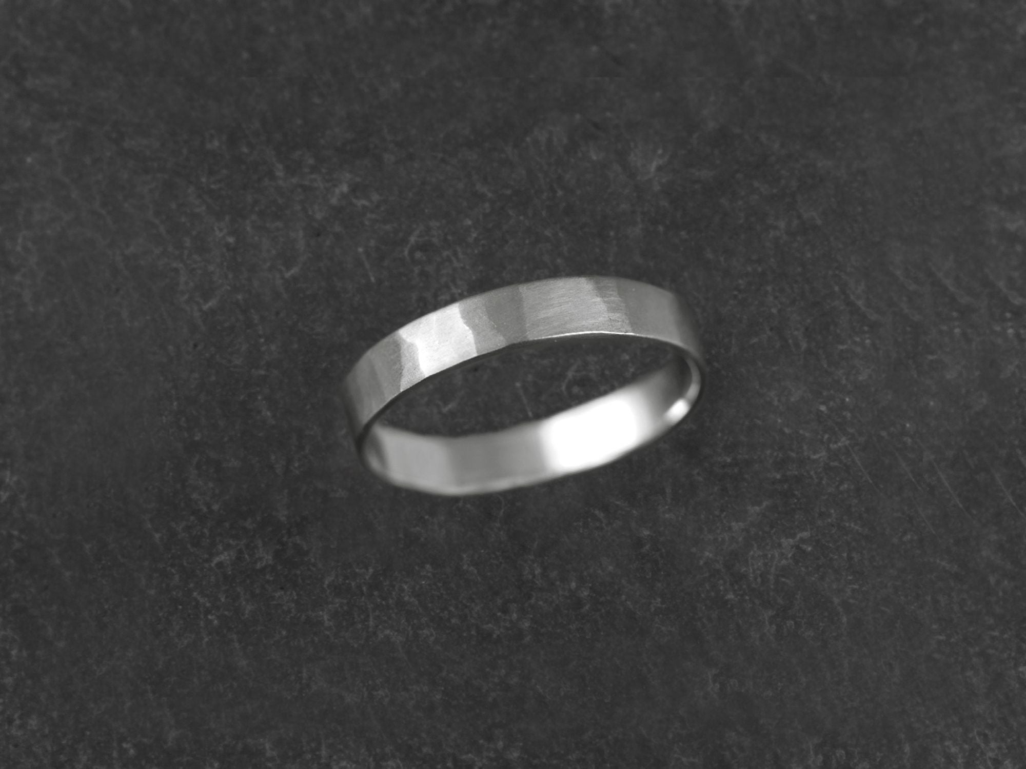 Alliance Mon Chéri Double martelé homme — bijou signature Emmanuelle Zysman en argent ou vermeil, élégant et intemporel