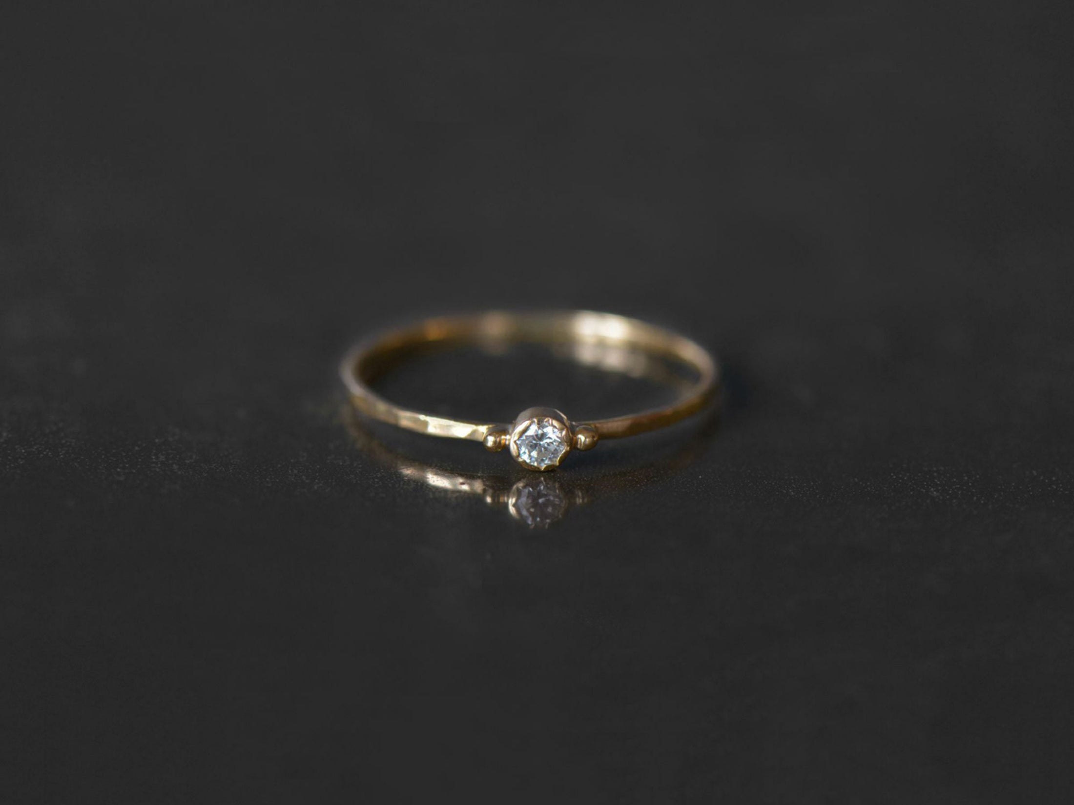 Bague Baby Solitaire or jaune — bijou signature Emmanuelle Zysman en argent ou vermeil, élégant et intemporel