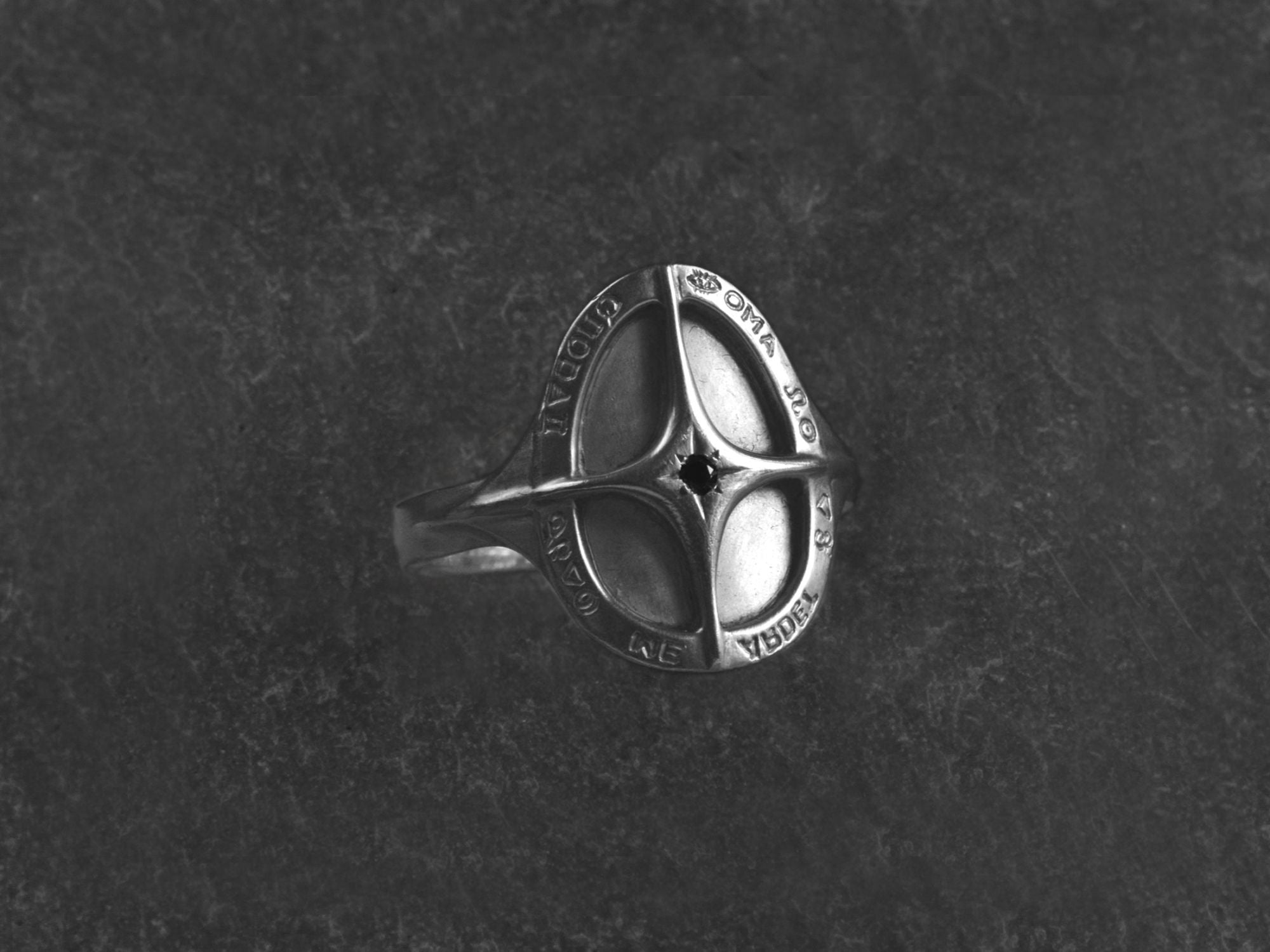 Bague Amo Quod argent diamant noir homme — bijou signature Emmanuelle Zysman en argent ou vermeil, élégant et intemporel