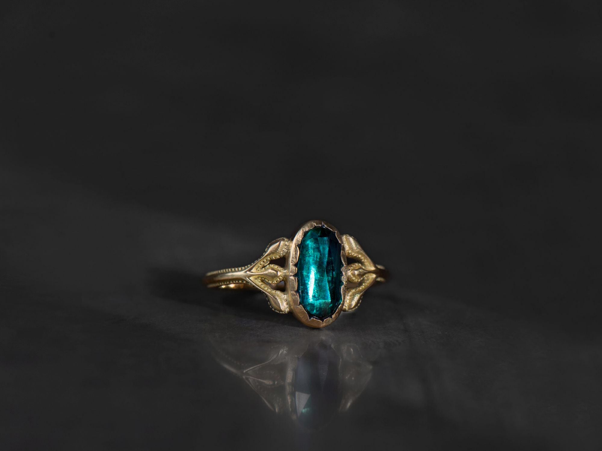 Bague Baby Diane tourmaline verte ovale 1,66cts or jaune – bijou artisanal signé Emmanuelle Zysman