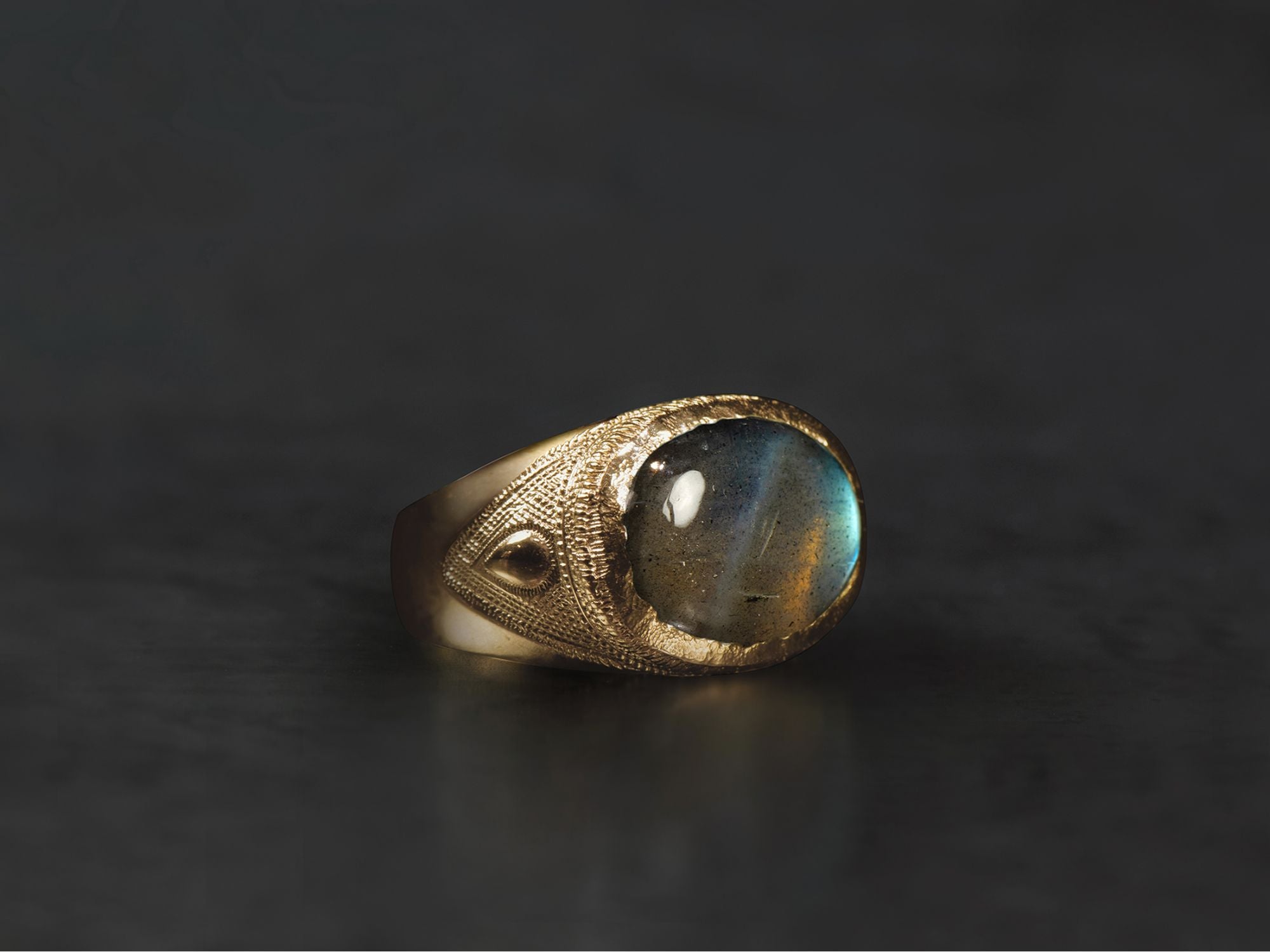 Bague Ispahan Vermeil Labradorite Grise GM — bijou signature Emmanuelle Zysman en argent ou vermeil, élégant et intemporel