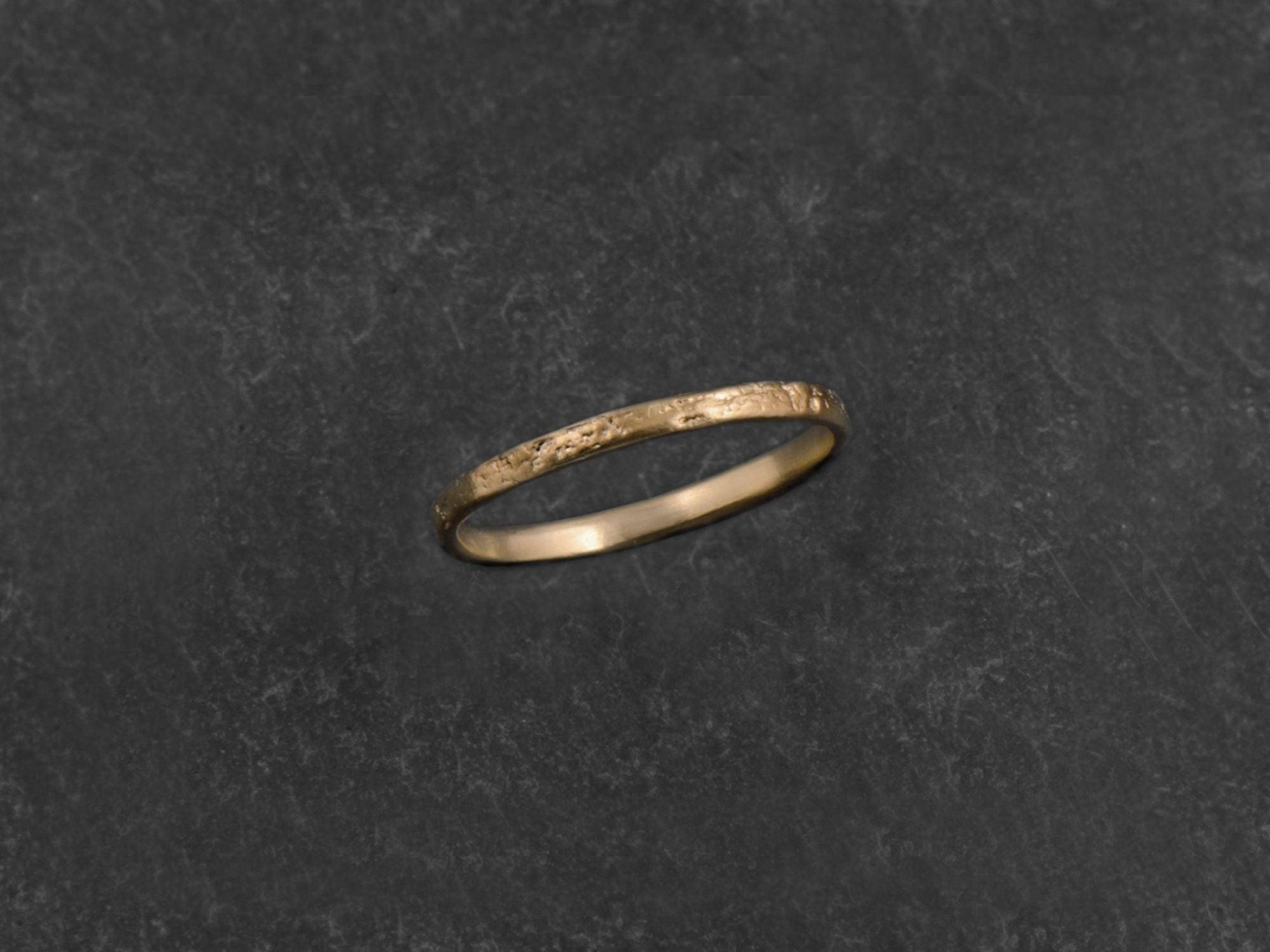 Bague Mon Chéri martelé pierre or jaune — bijou signature Emmanuelle Zysman en argent ou vermeil, élégant et intemporel