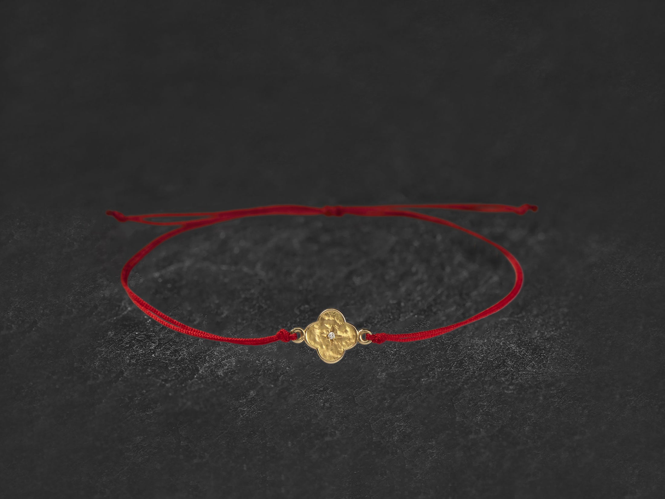Bracelet Baby Amor diamant blanc PM or jaune – bijou artisanal signé Emmanuelle Zysman