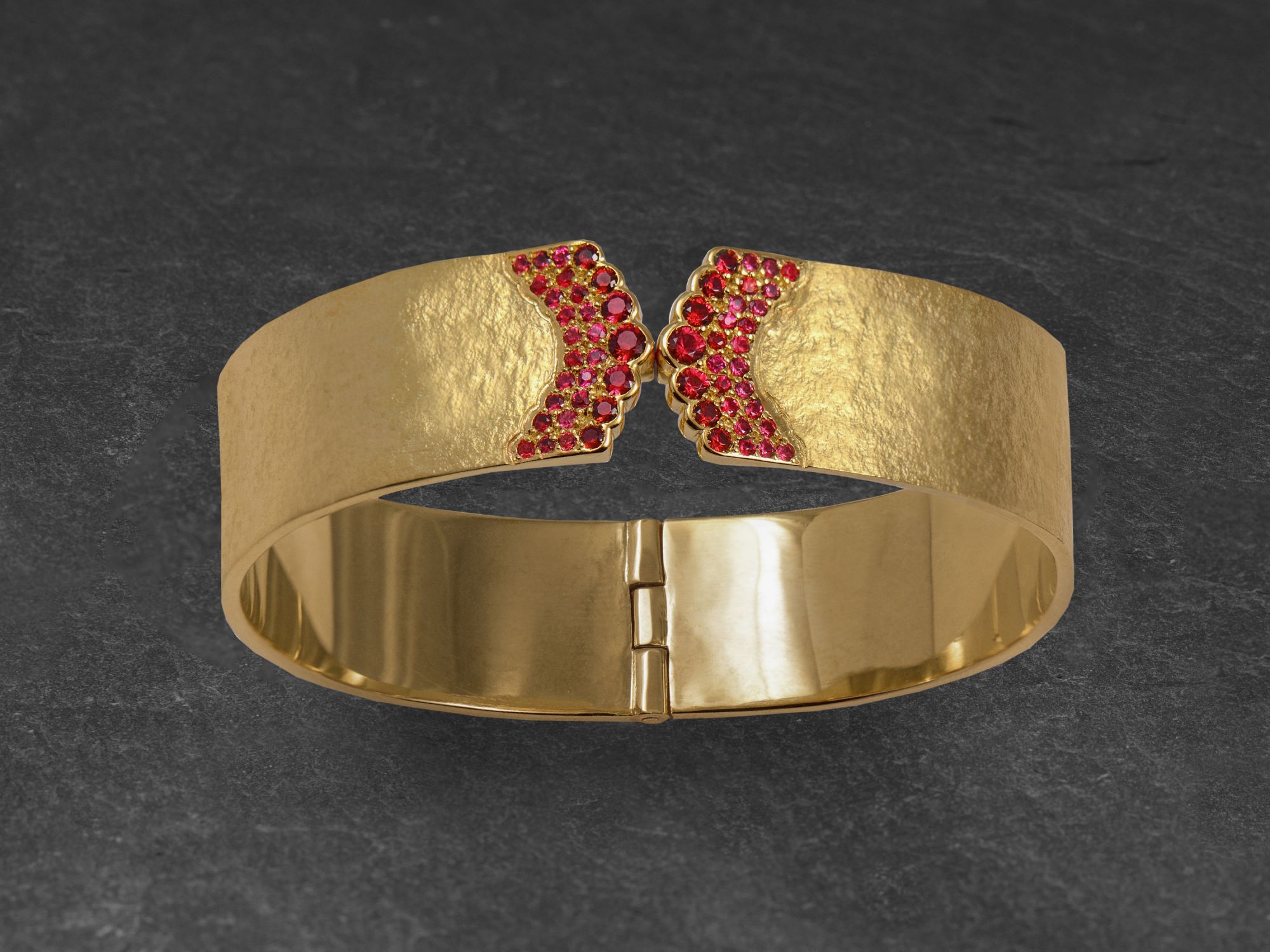 Bracelet India Song or jaune – bijou artisanal signé Emmanuelle Zysman