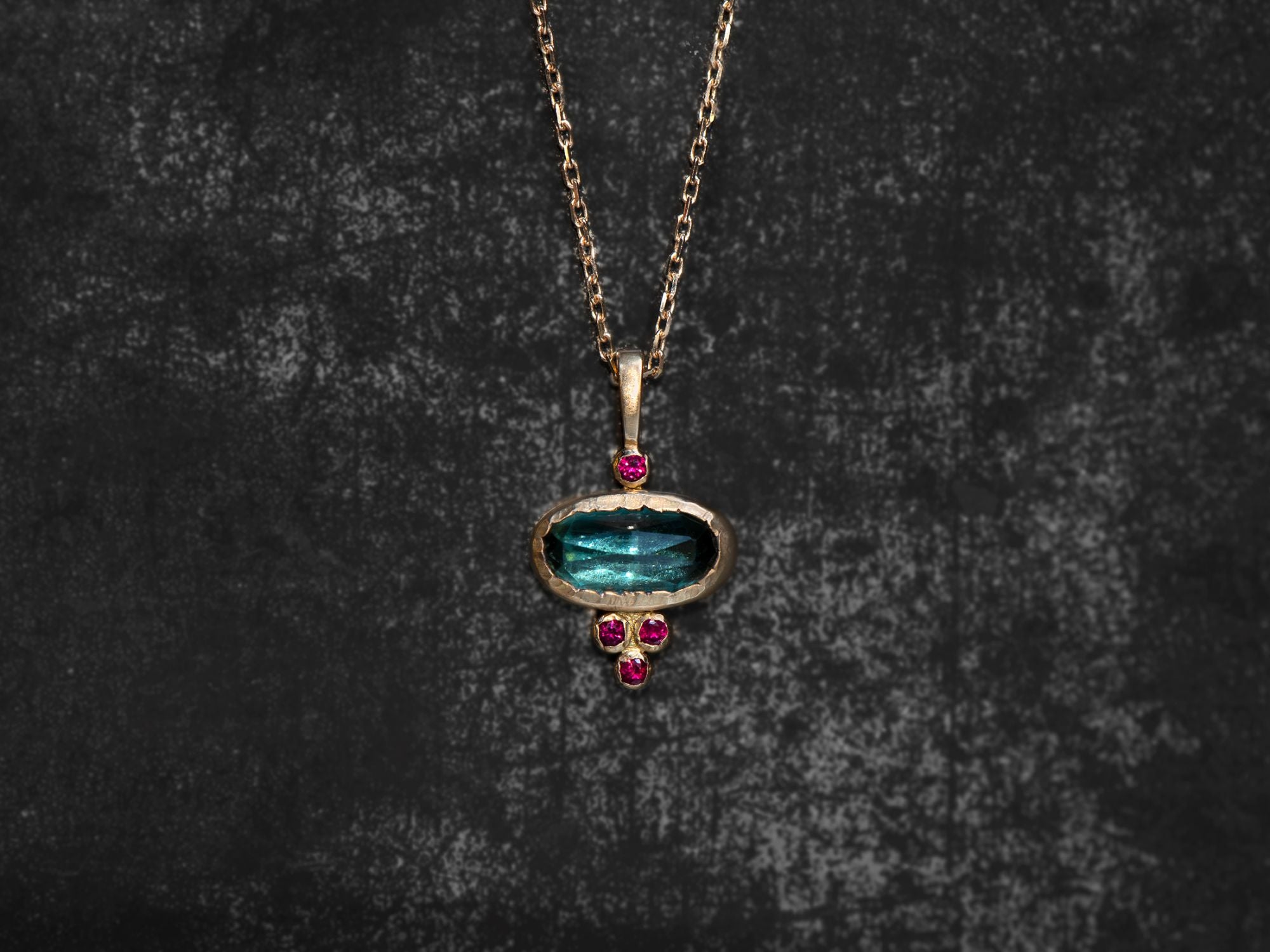 Collier Baby Samarcande rubis tourmaline verte 0,81cts or jaune – bijou artisanal signé Emmanuelle Zysman