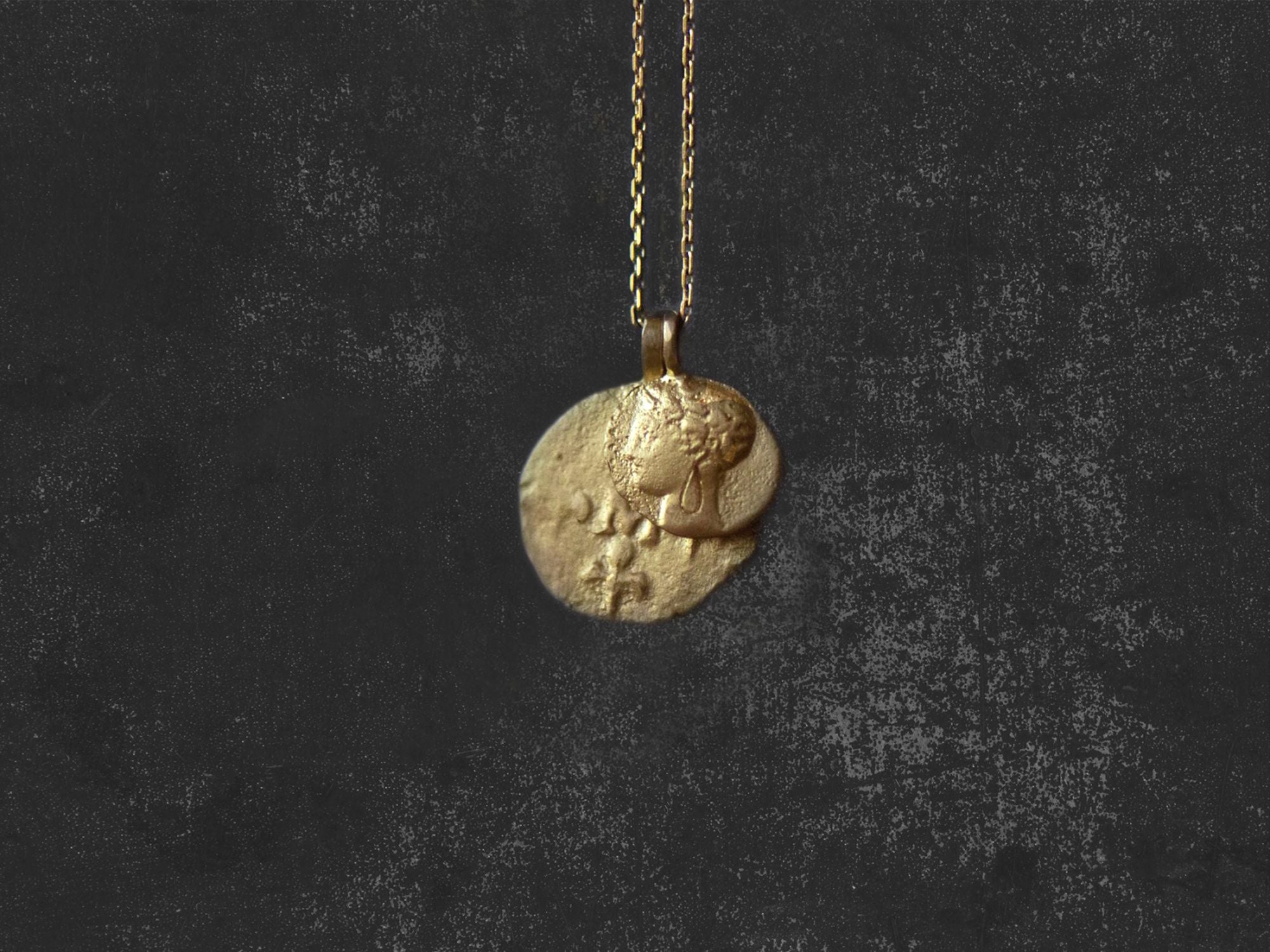 Collier Delphes Plaqué Or – bijou artisanal signé Emmanuelle Zysman