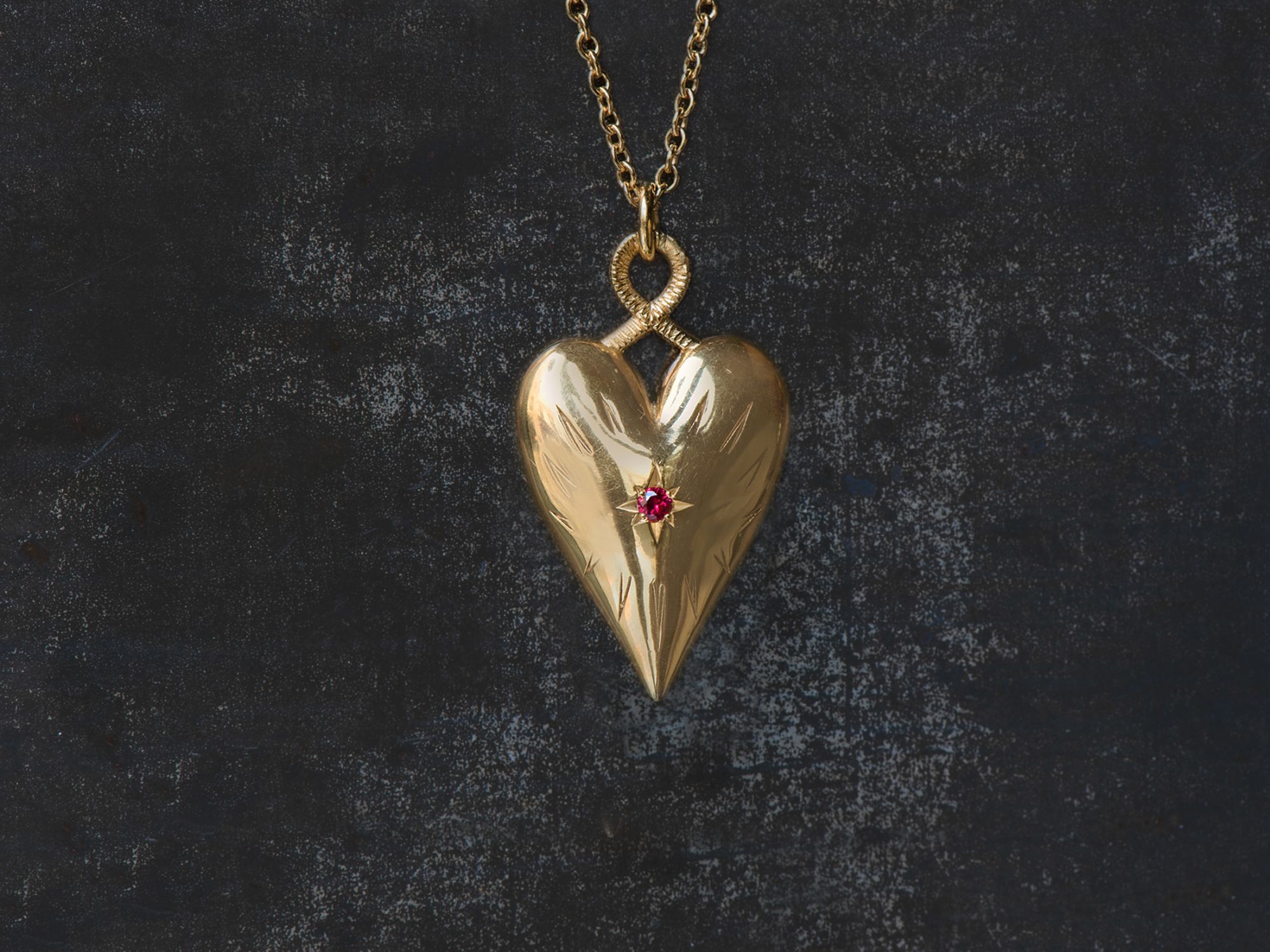 Collier Dracones coeur rubis GM vermeil – bijou artisanal signé Emmanuelle Zysman