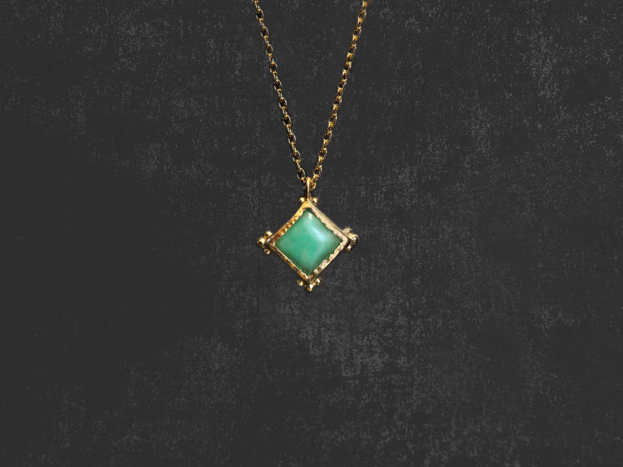 Collier Enigma vermeil chrysoprase – bijou artisanal signé Emmanuelle Zysman