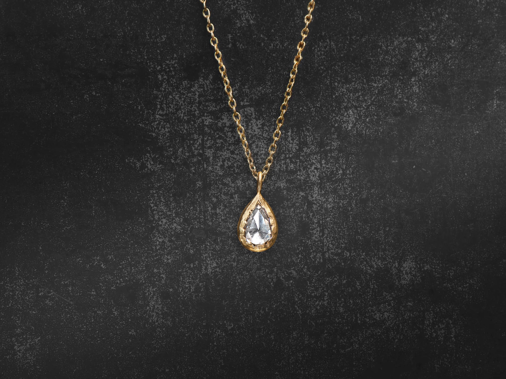 Twinkle honey diamond yellow gold necklace