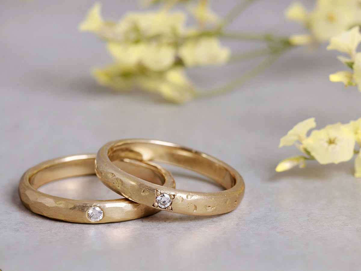 Lorelei white diamond stone hammered yellow gold wedding ring