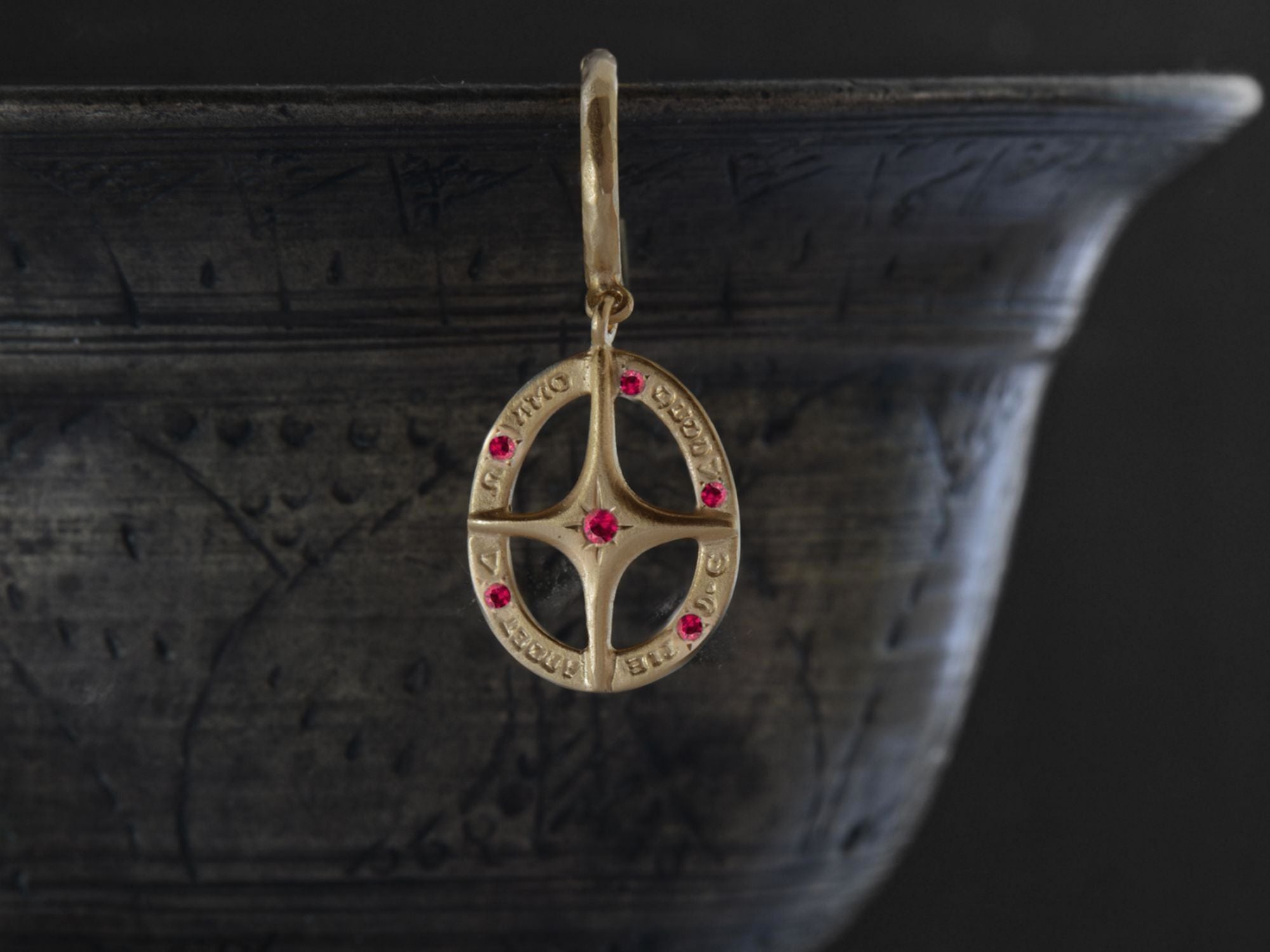 Créole Amo Quod vermeil rubis – bijou artisanal signé Emmanuelle Zysman