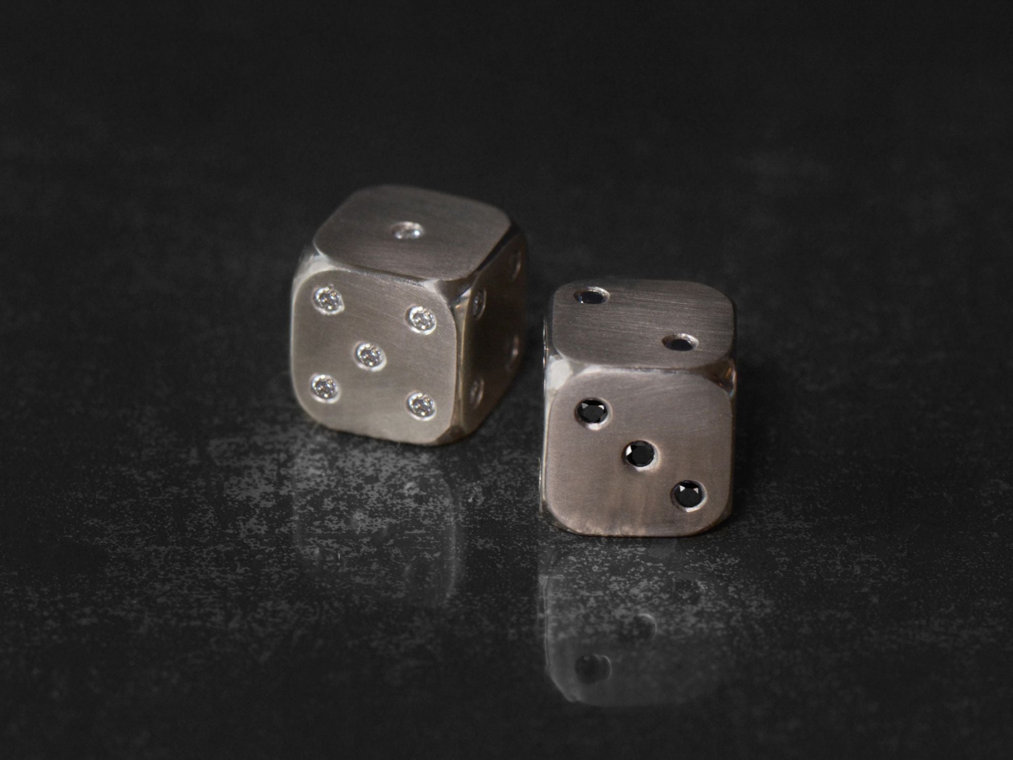 Dés or blanc champagne diamants – bijou artisanal signé Emmanuelle Zysman