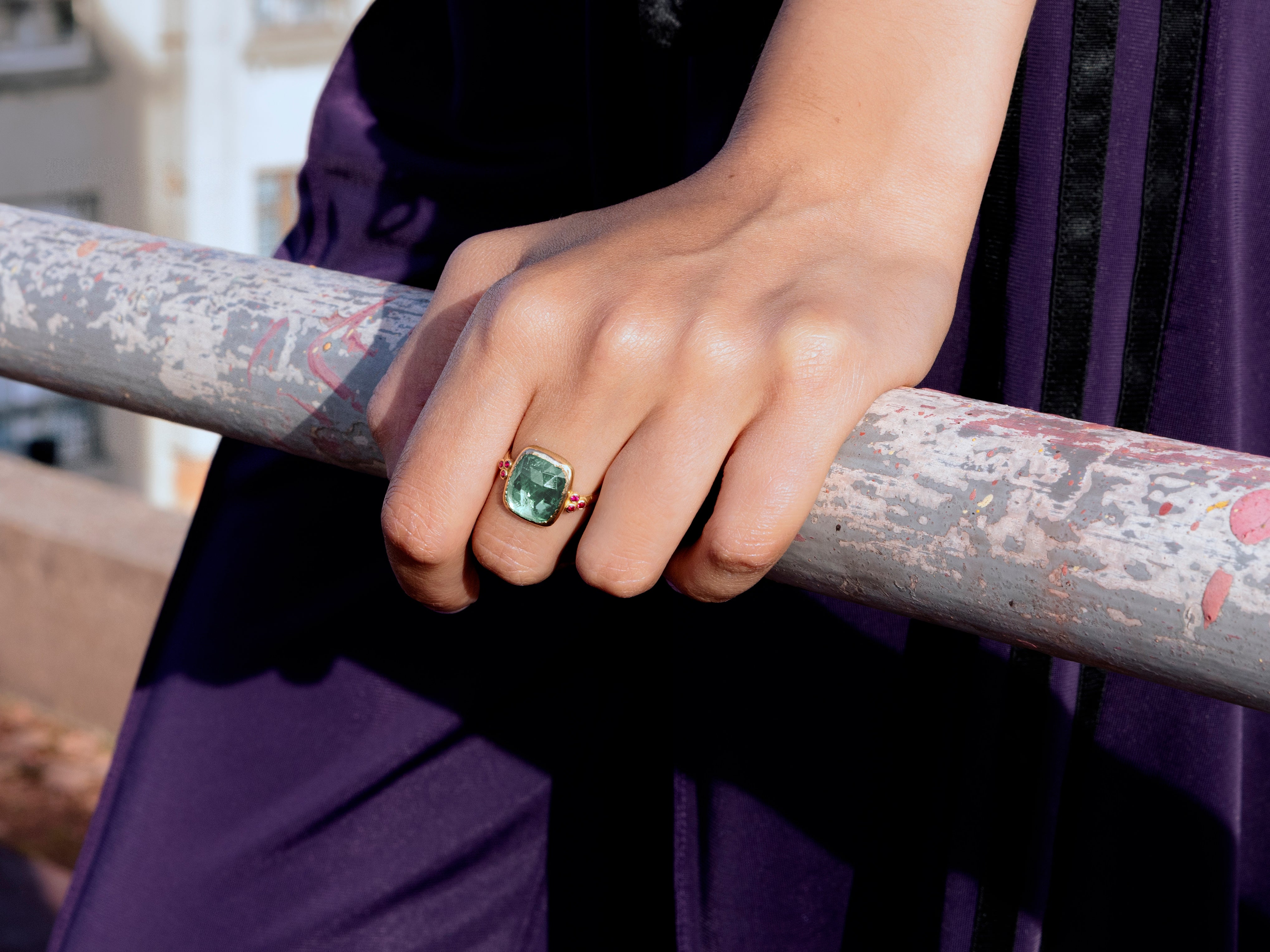 Bague Queen rubis tourmaline vert d'eau 6,39cts or jaune