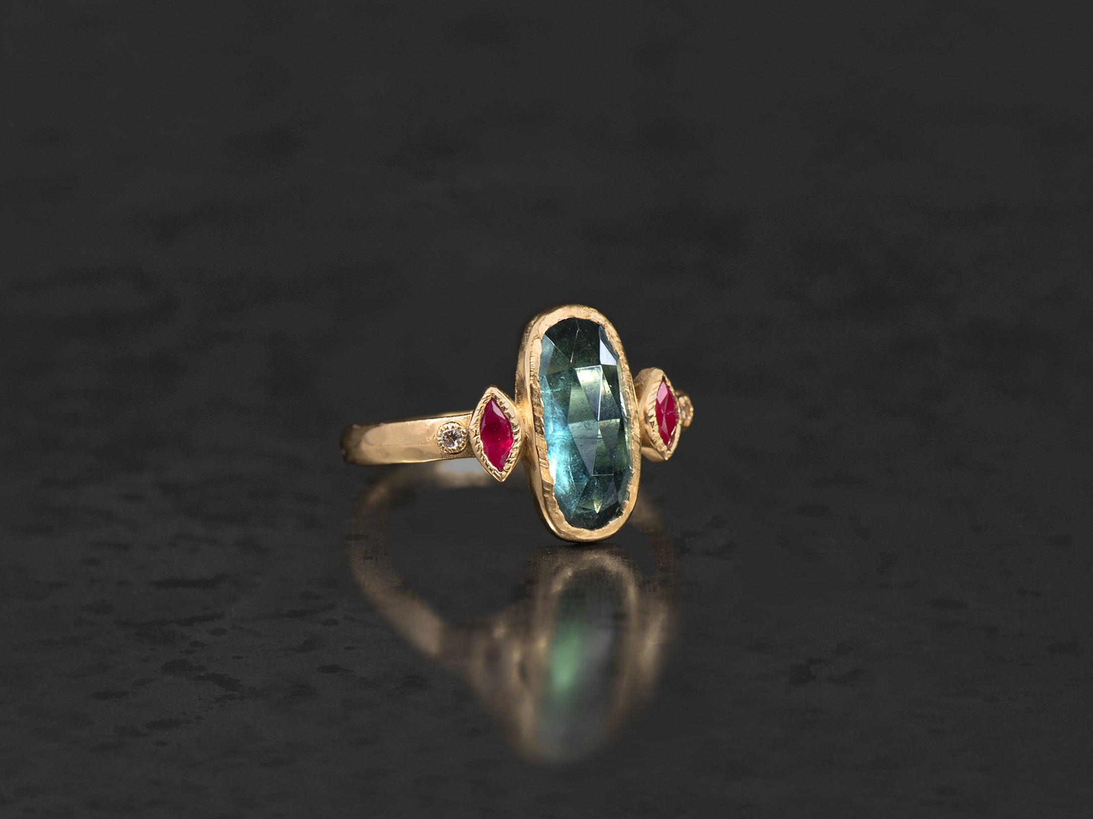 Bague Queen Marquise tourmaline vert d'eau 3,6cts or jaune – bijou artisanal signé Emmanuelle Zysman