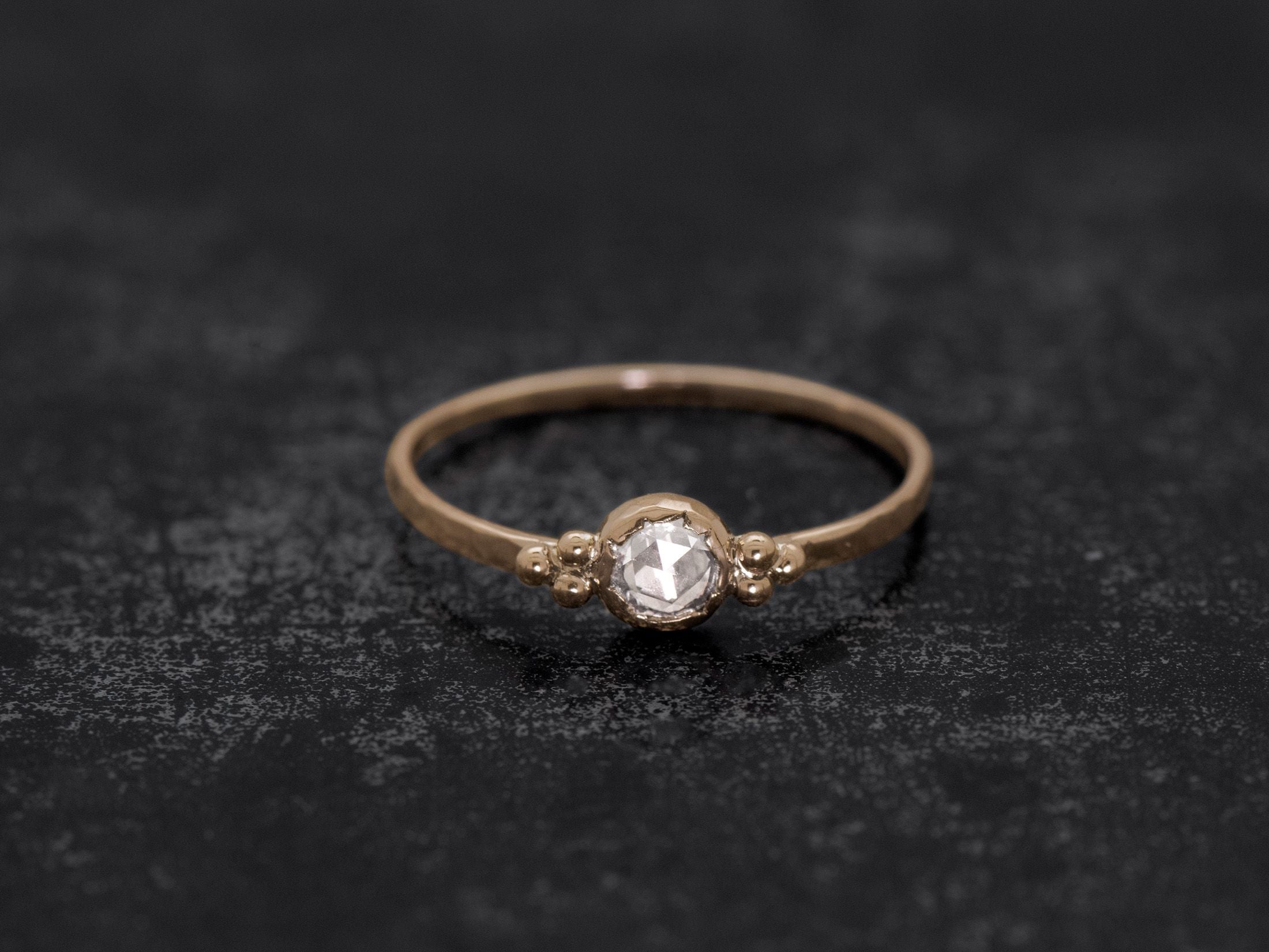 Bague Zelda diamant rosecut rond miel – bijou artisanal signé Emmanuelle Zysman