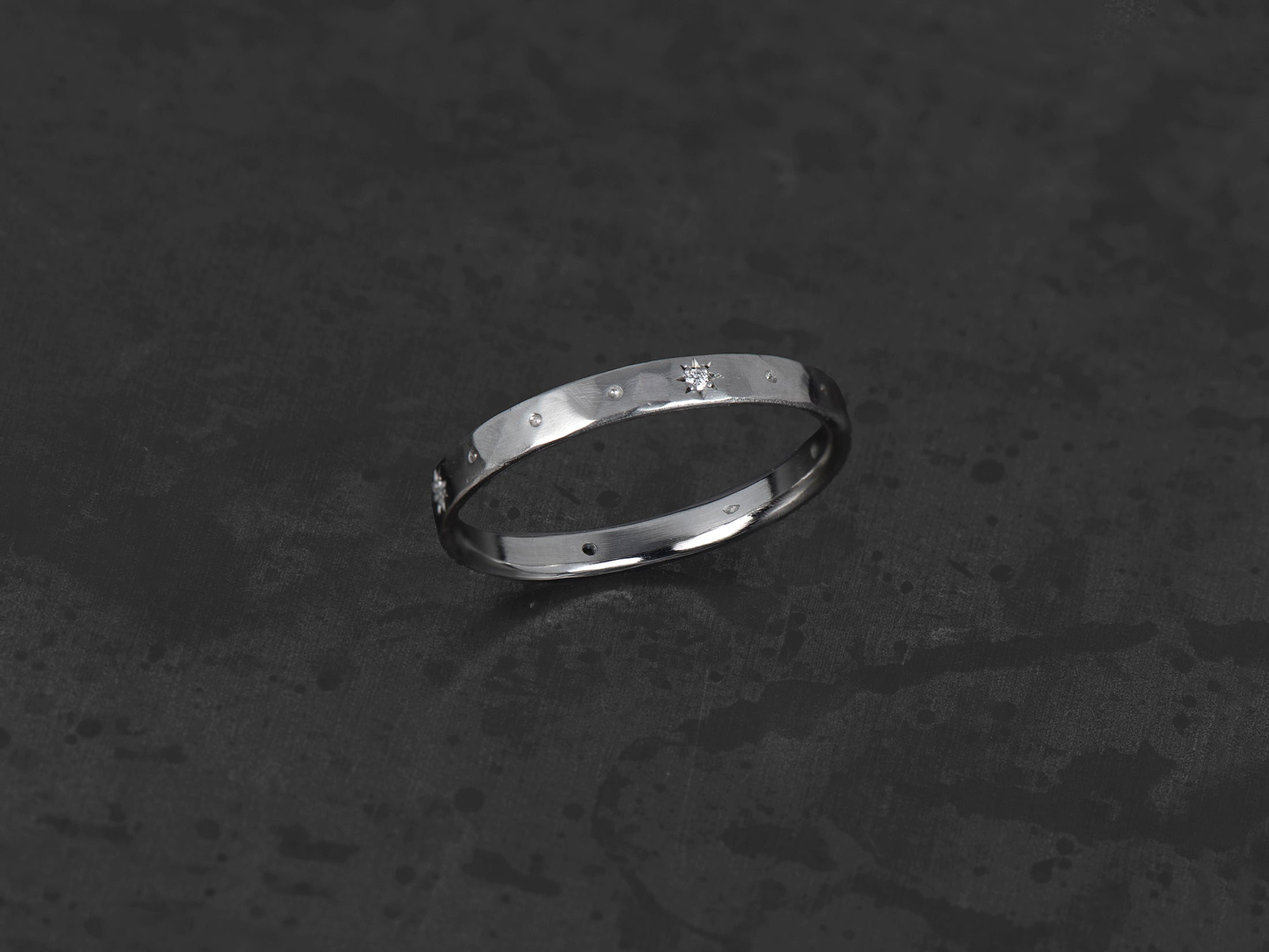Anneau Damiel platine 4 diamants