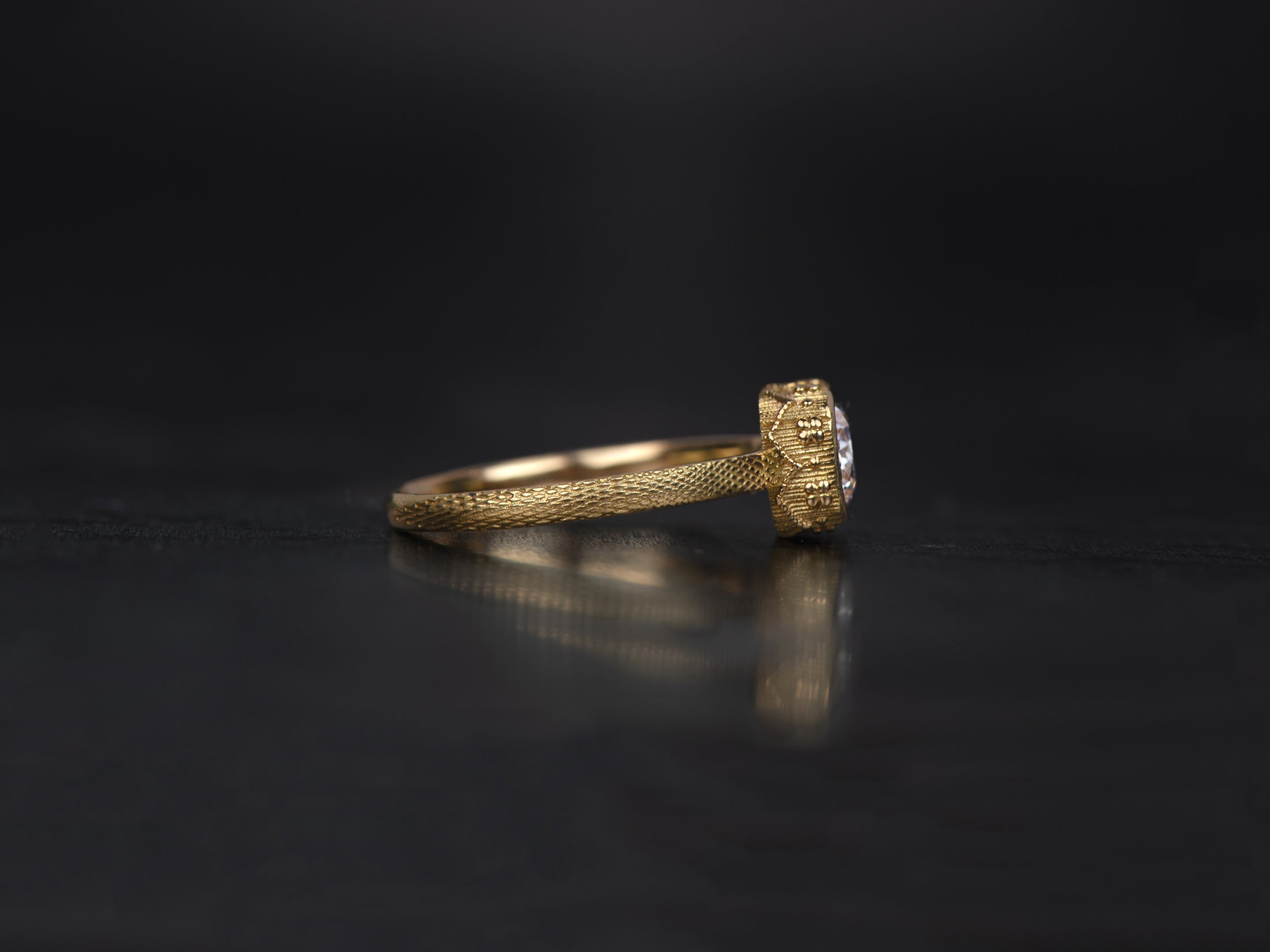 Bague Syracuse diamant coussin 1,01cts or jaune