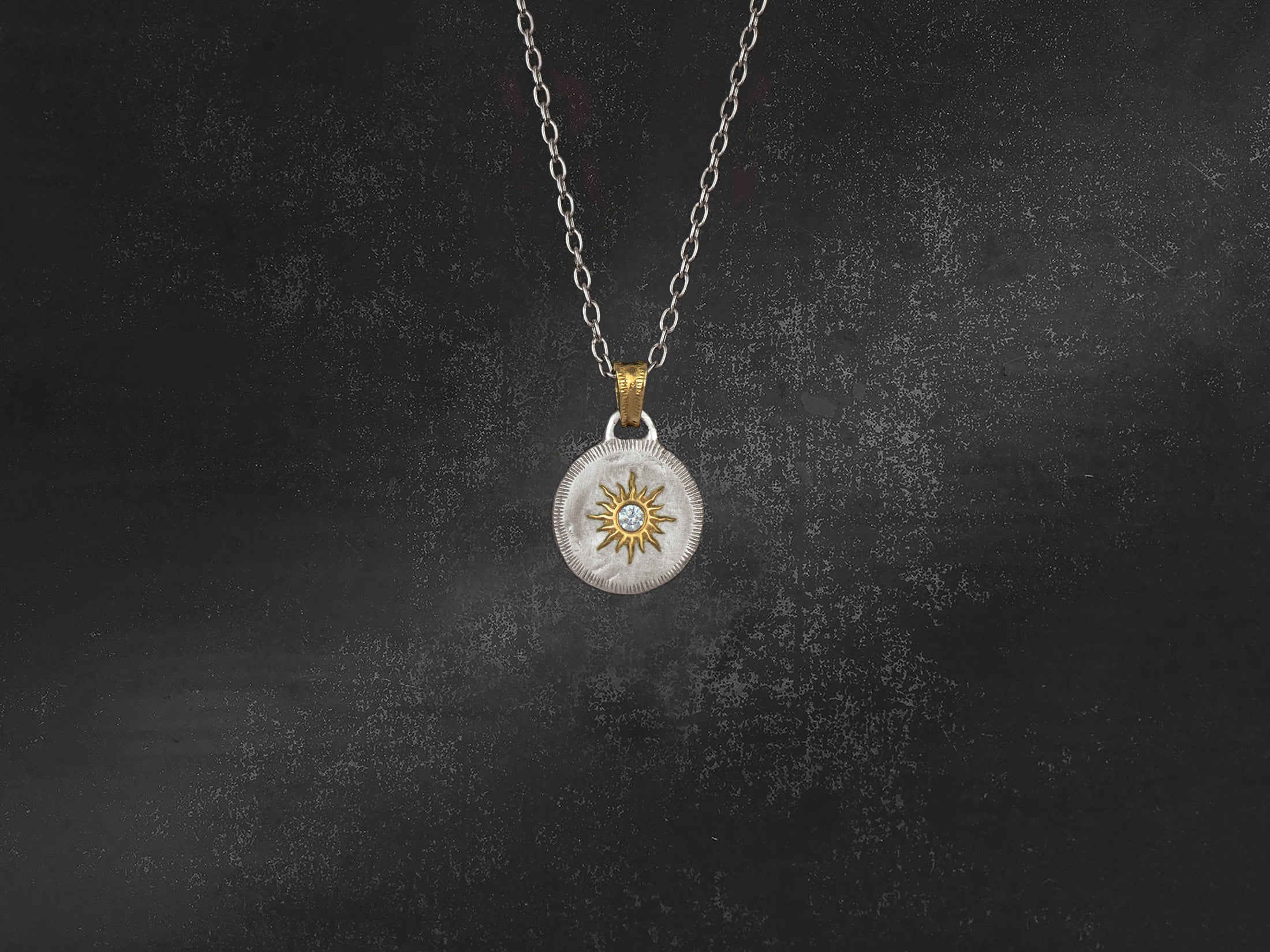 Pendentif Solis Lux rond PM soleil diamant
