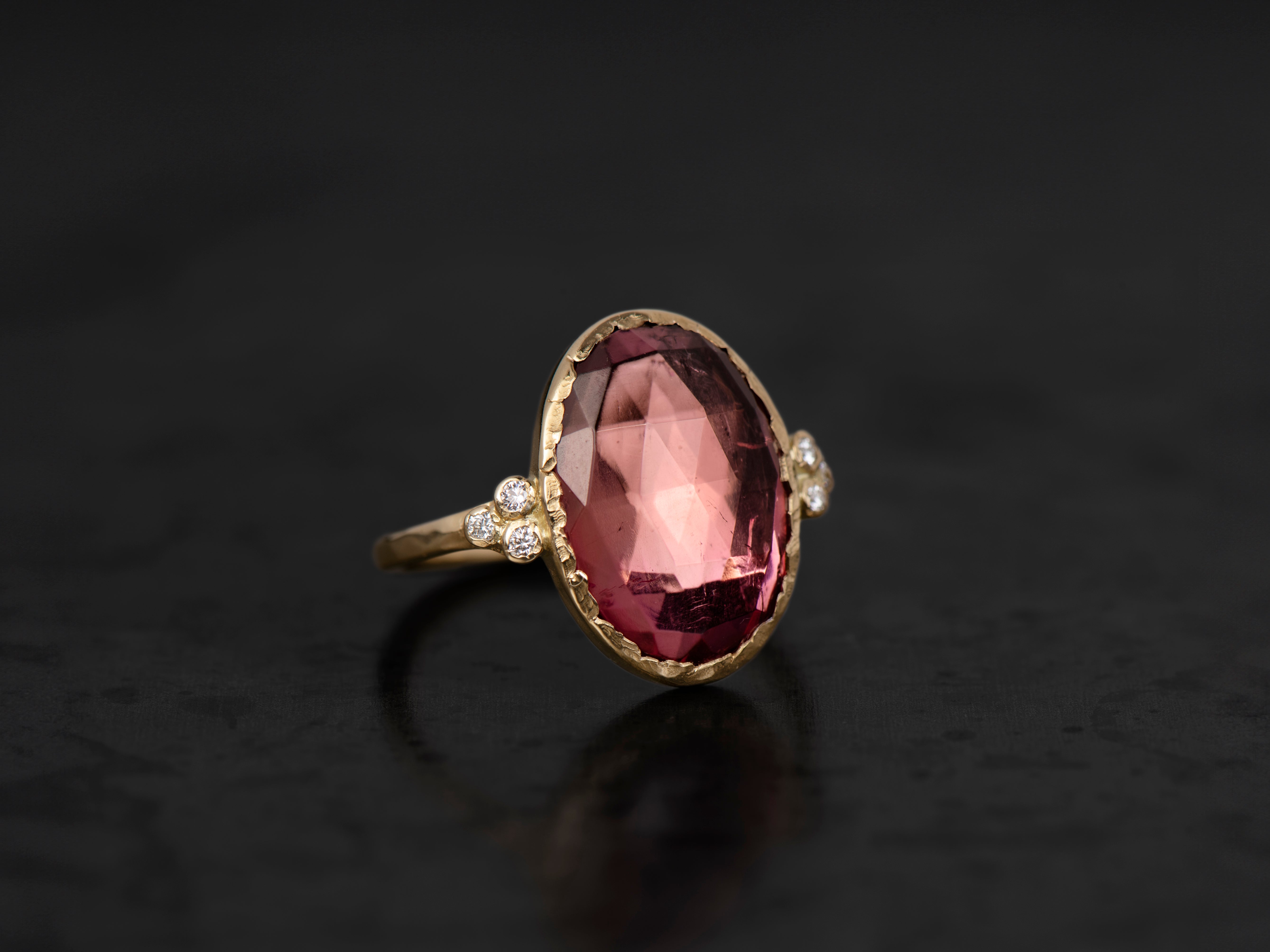 BAGUE QUEEN DIAMANTS BLANCS TOURMALINE ROSE 4,9CTS OR JAUNE