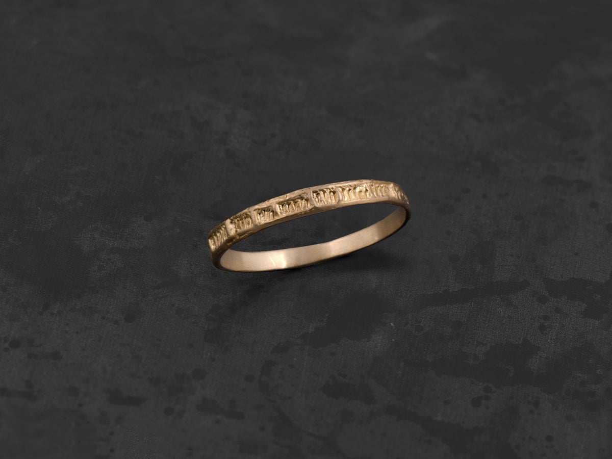 Minos yellow gold ring