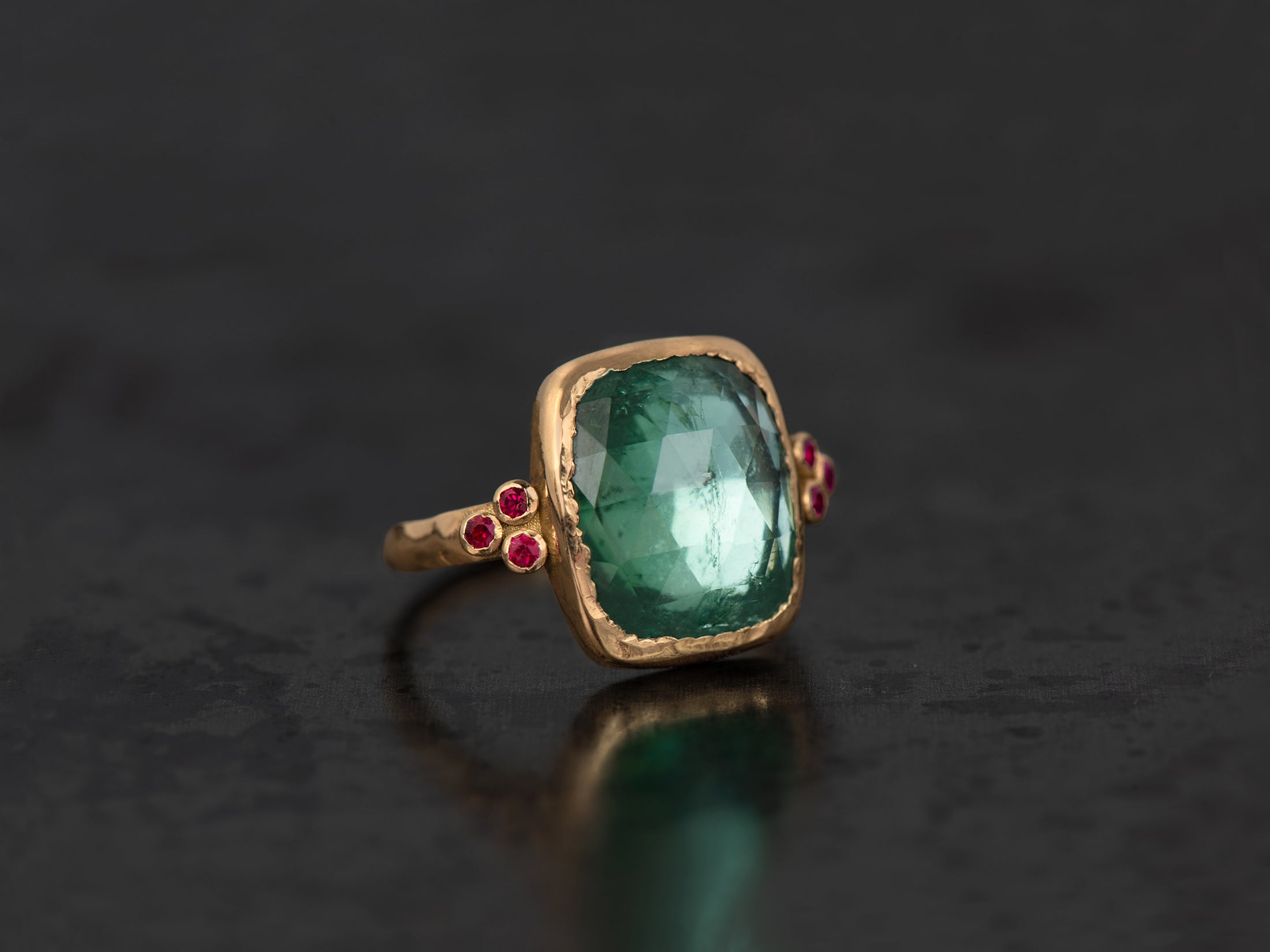Bague Queen rubis tourmaline vert d'eau 6,39cts or jaune
