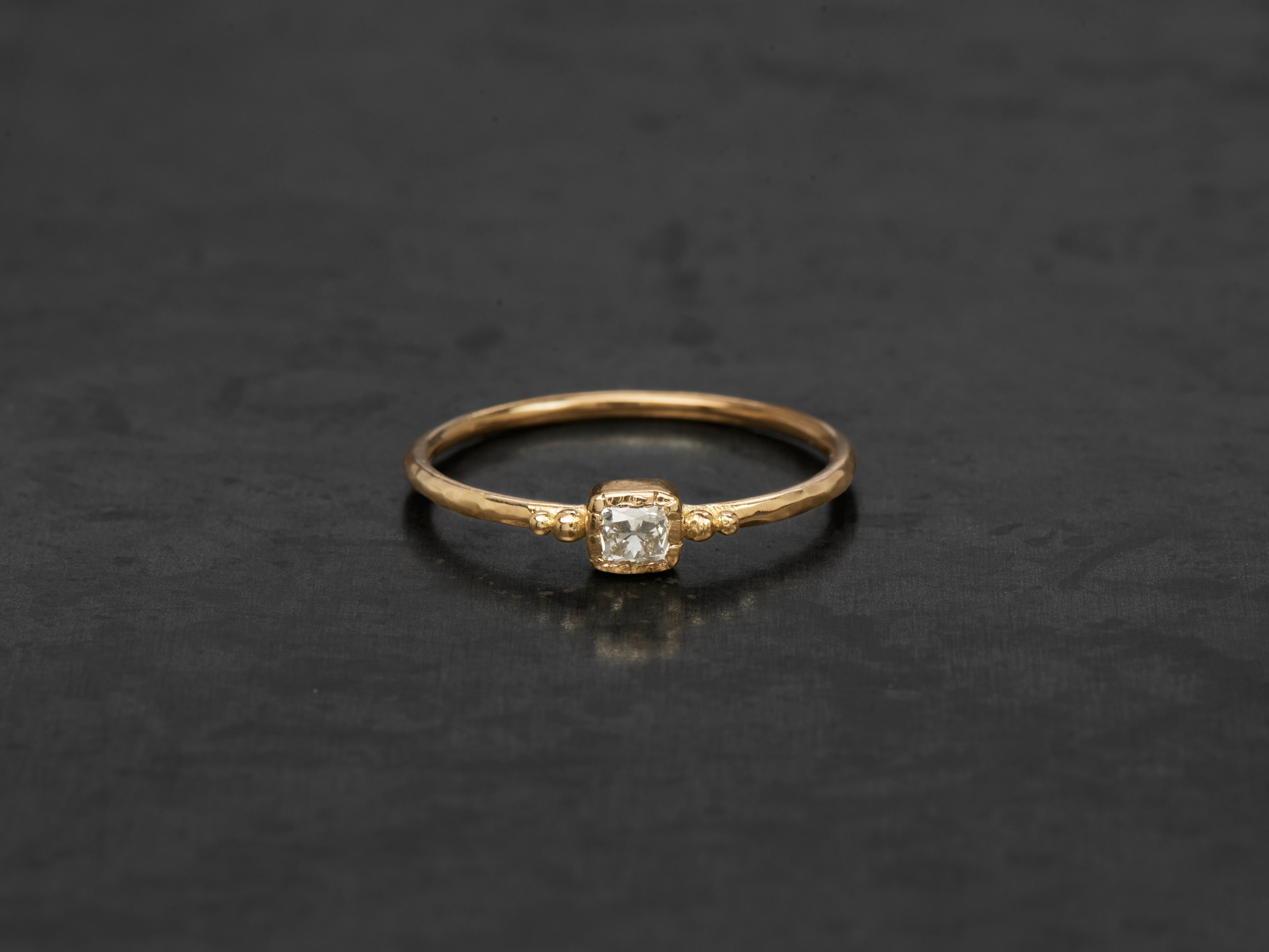 Bague Rhéa diamant coussin 0,22cts or jaune