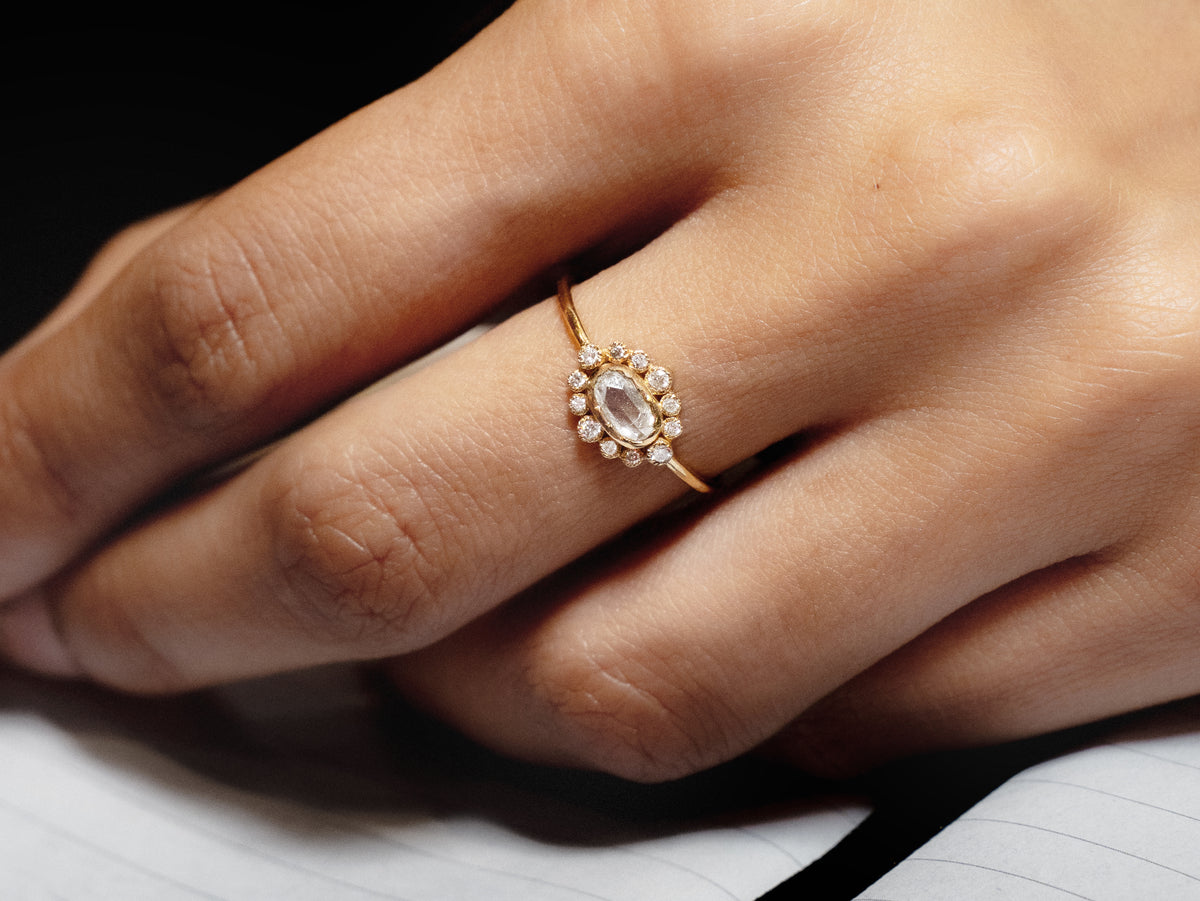 Sagan diamonds yellow gold ring