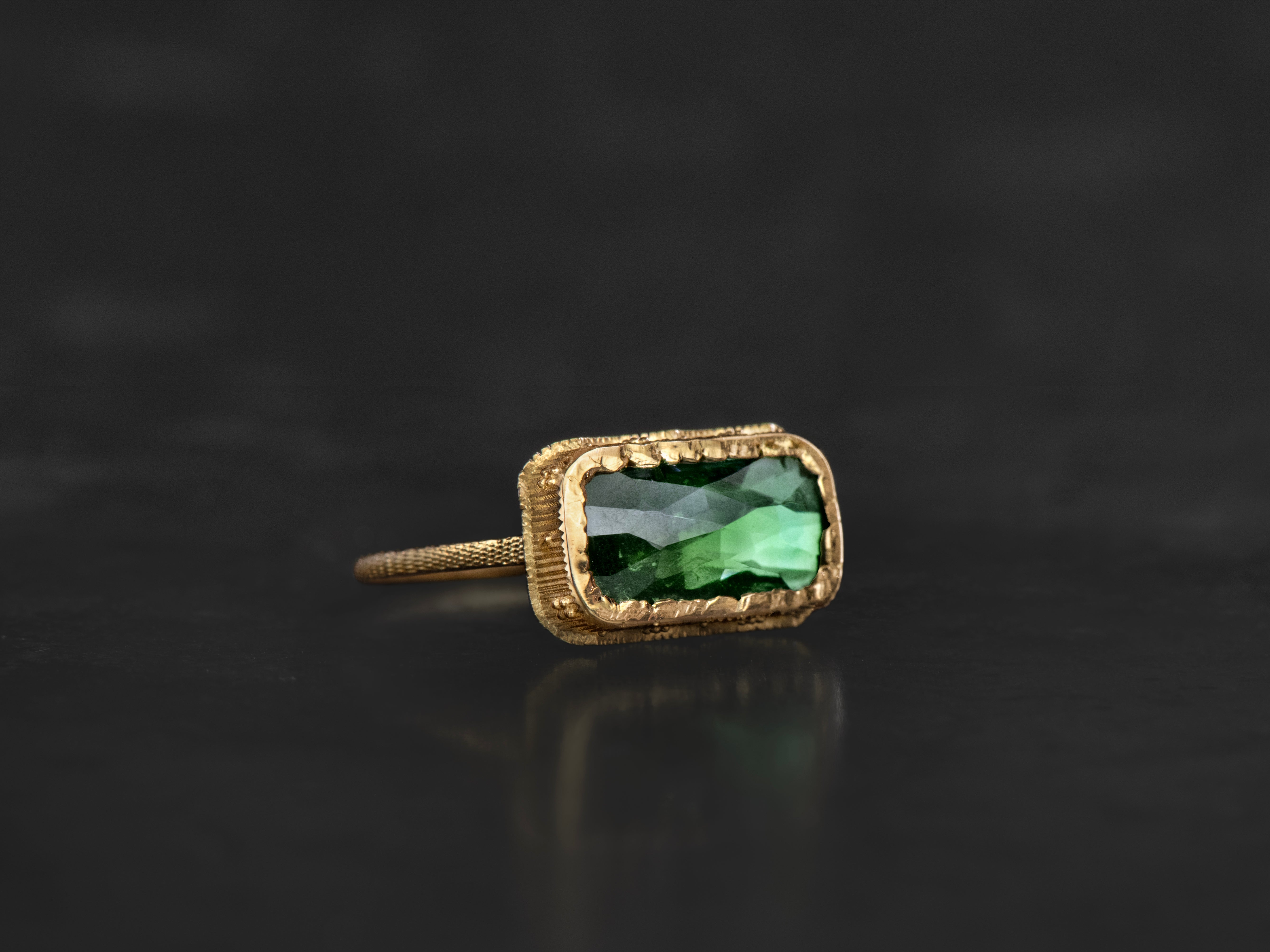 Bague Syracuse tourmaline verte 1,83cts or jaune