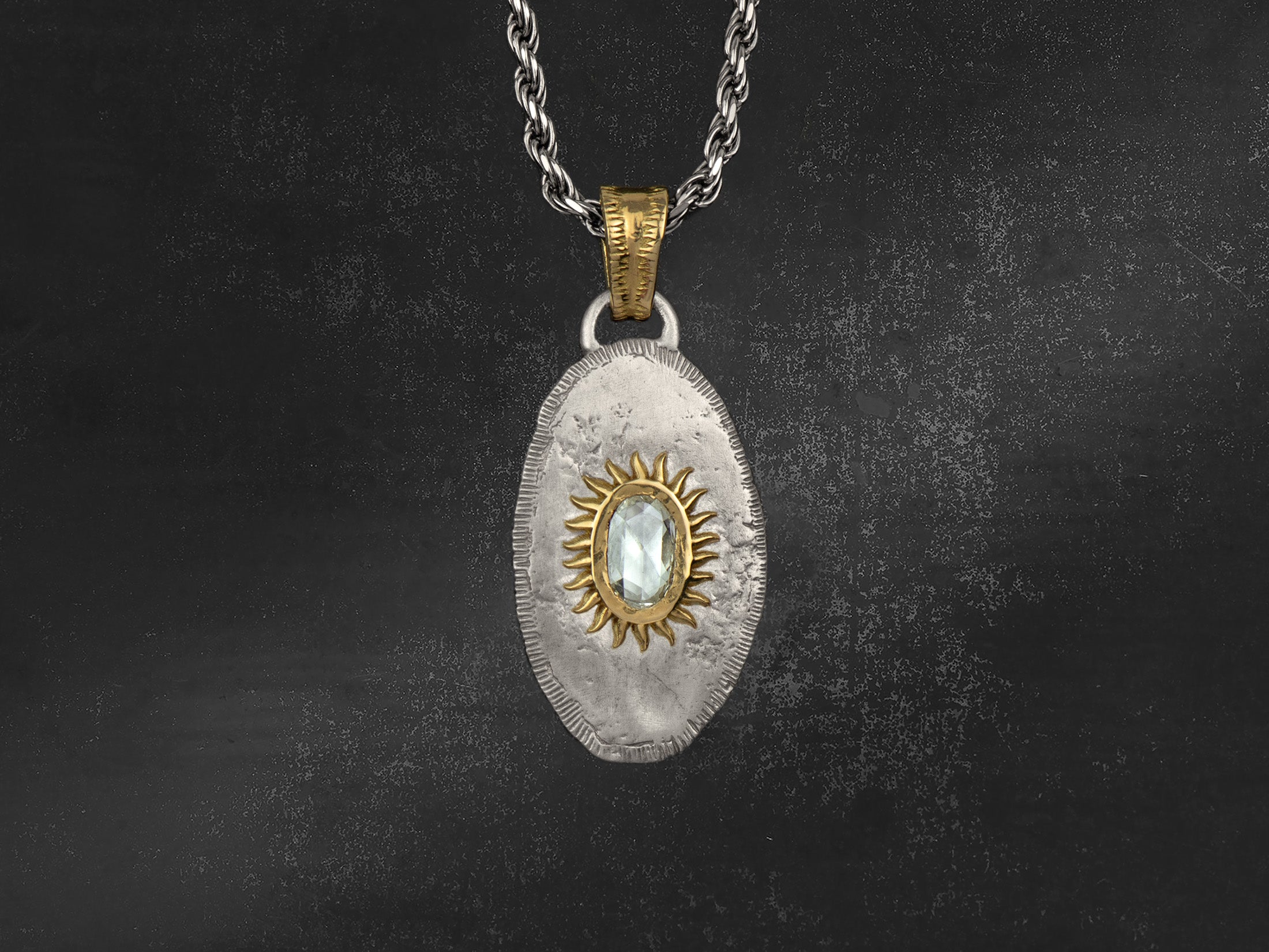 Pendentif Solis Lux ovale PM soleil diamant rosecut
