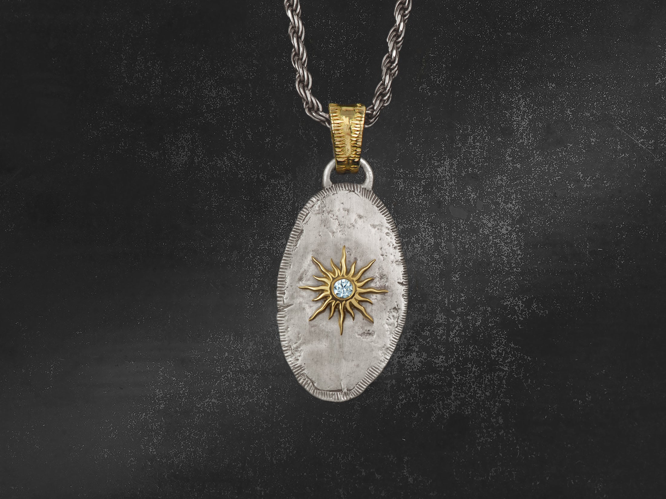 Pendentif Solis Lux ovale PM soleil brillant blanc