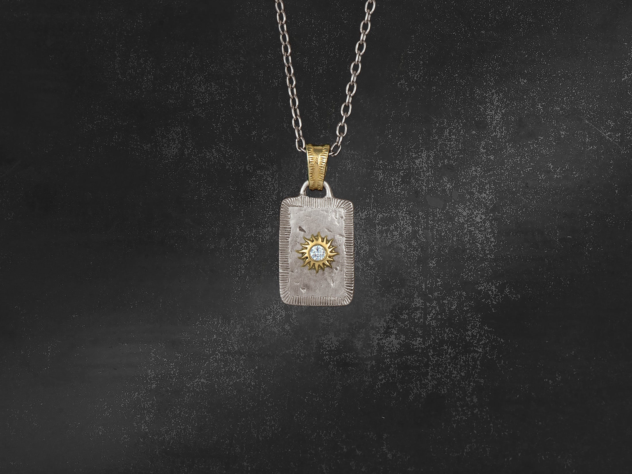 Solis Lux Rectangle Pendant MM Sun White Diamond