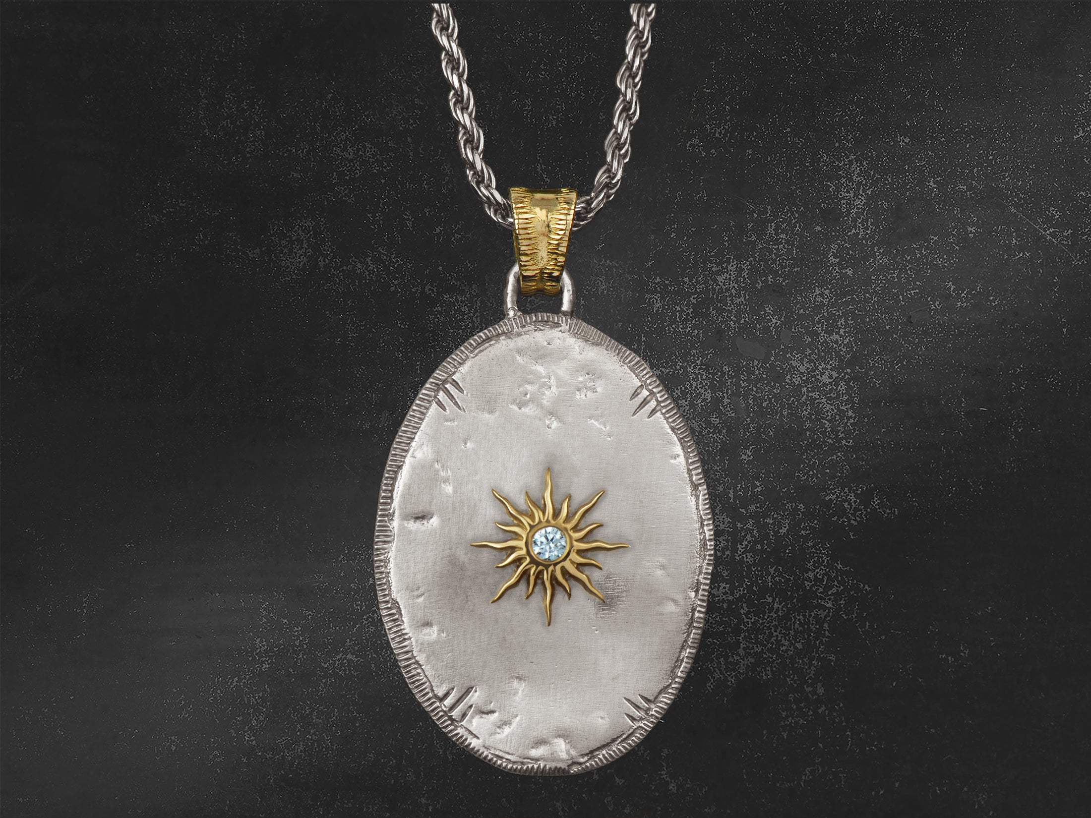 Pendentif Solis Lux ovale GM soleil diamant blanc