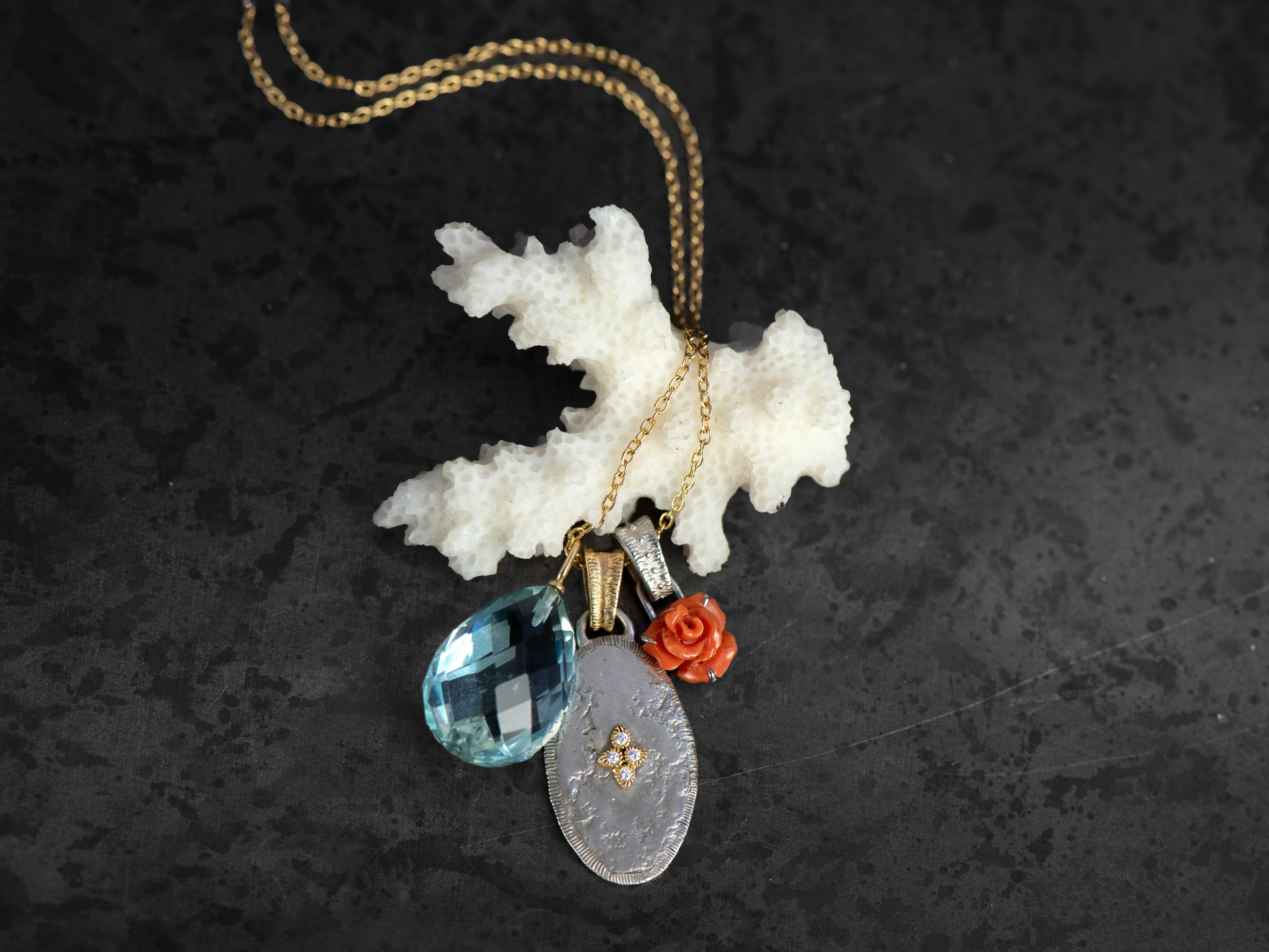 Collier Solis Lux charms aigue-marine et corail