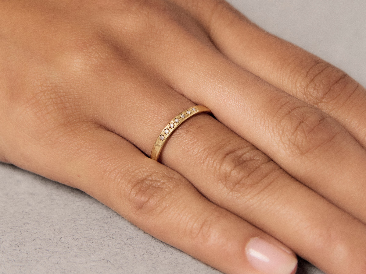 DAMIEL RING 7 WHITE DIAMONDS YELLOW GOLD