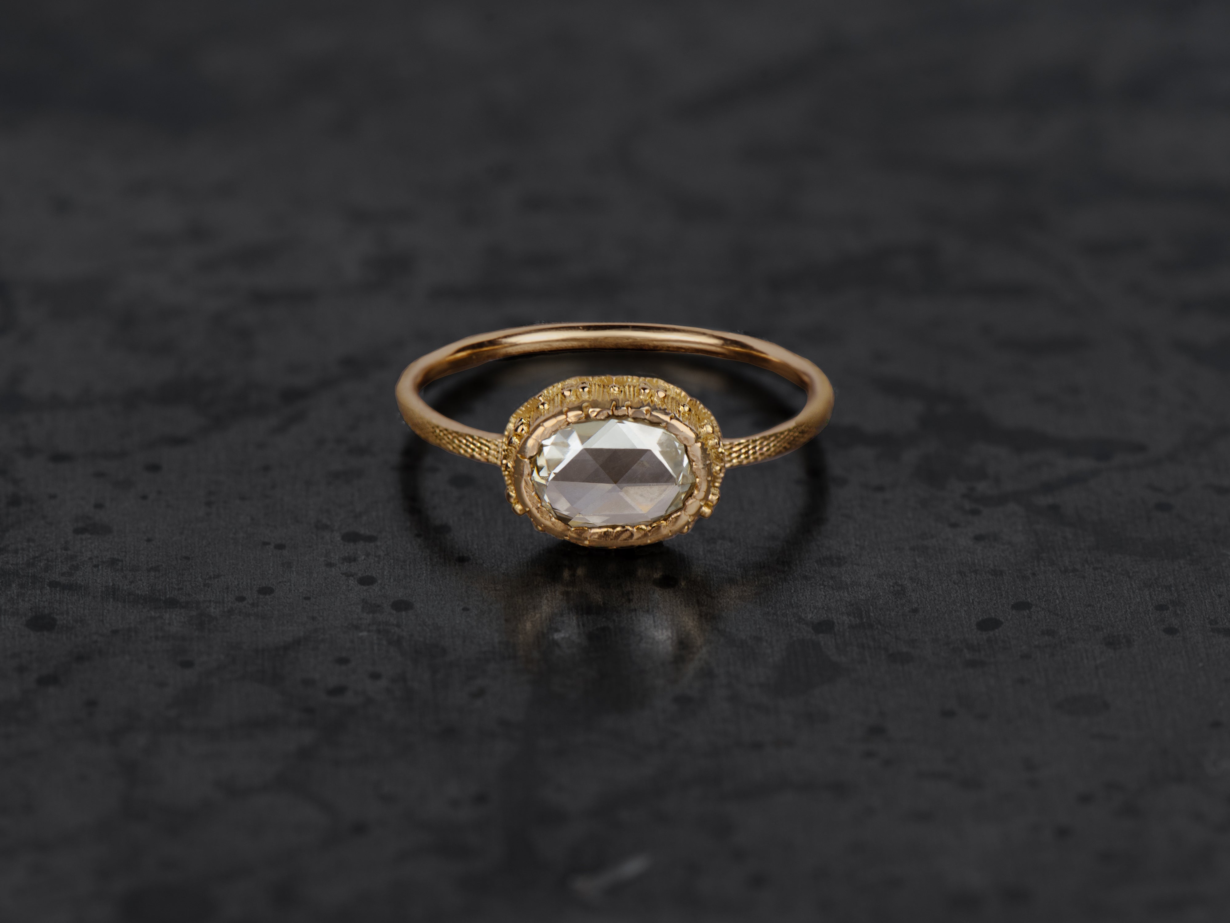 Bague Syracuse diamant ovale rosecut 1,18cts or jaune