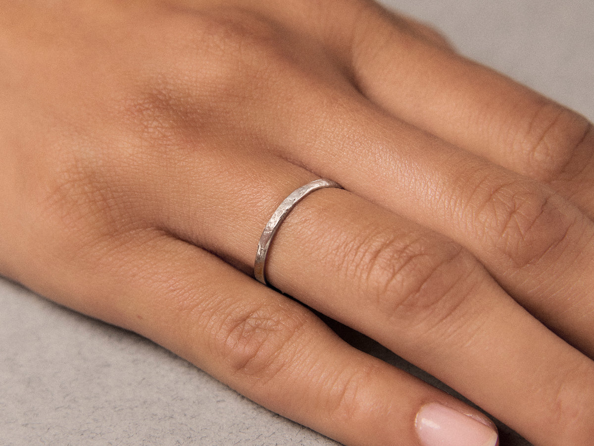 Mon Chéri stone hammered platinum ring