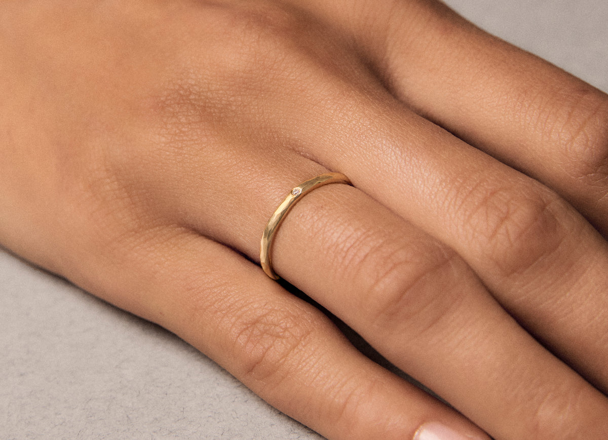 Mon Chéri large round hammered wedding ring