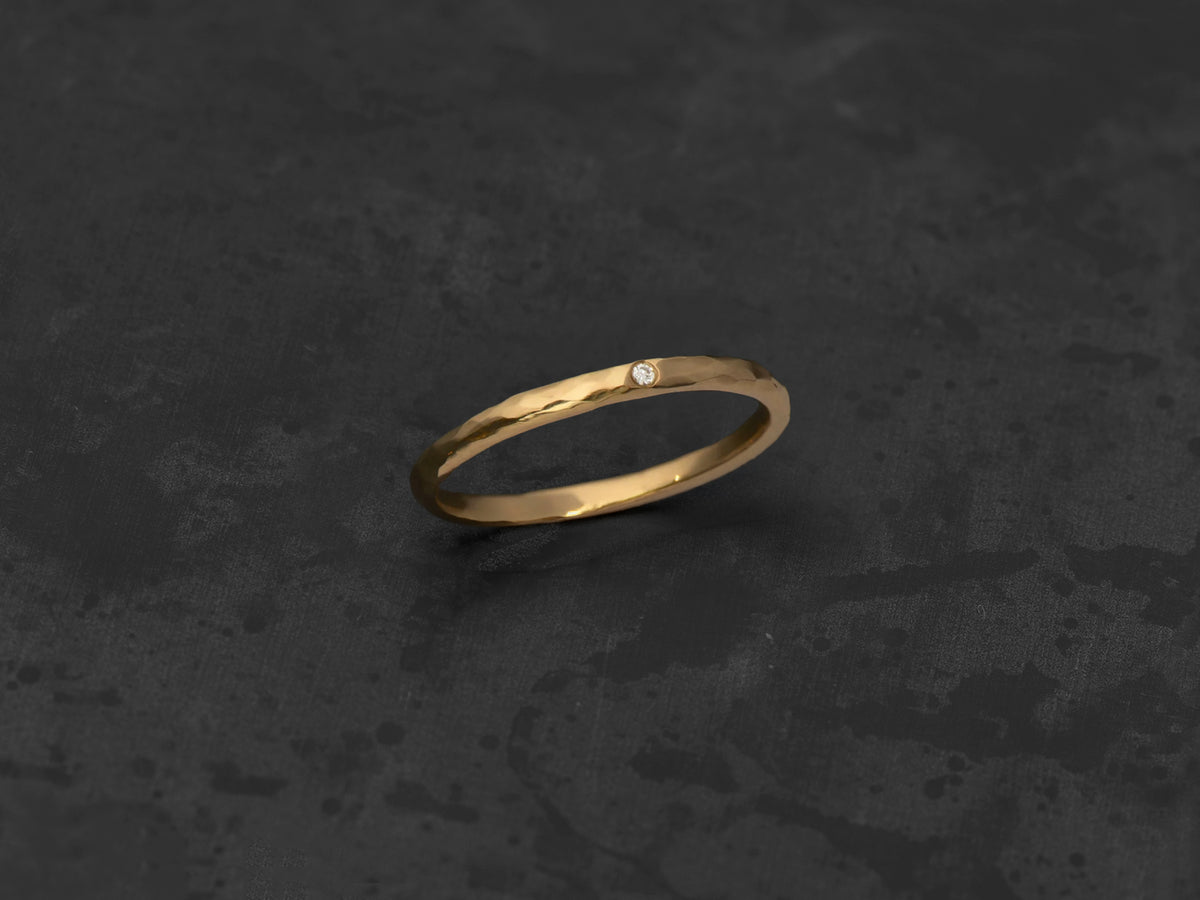 Mon Chéri large round hammered wedding ring