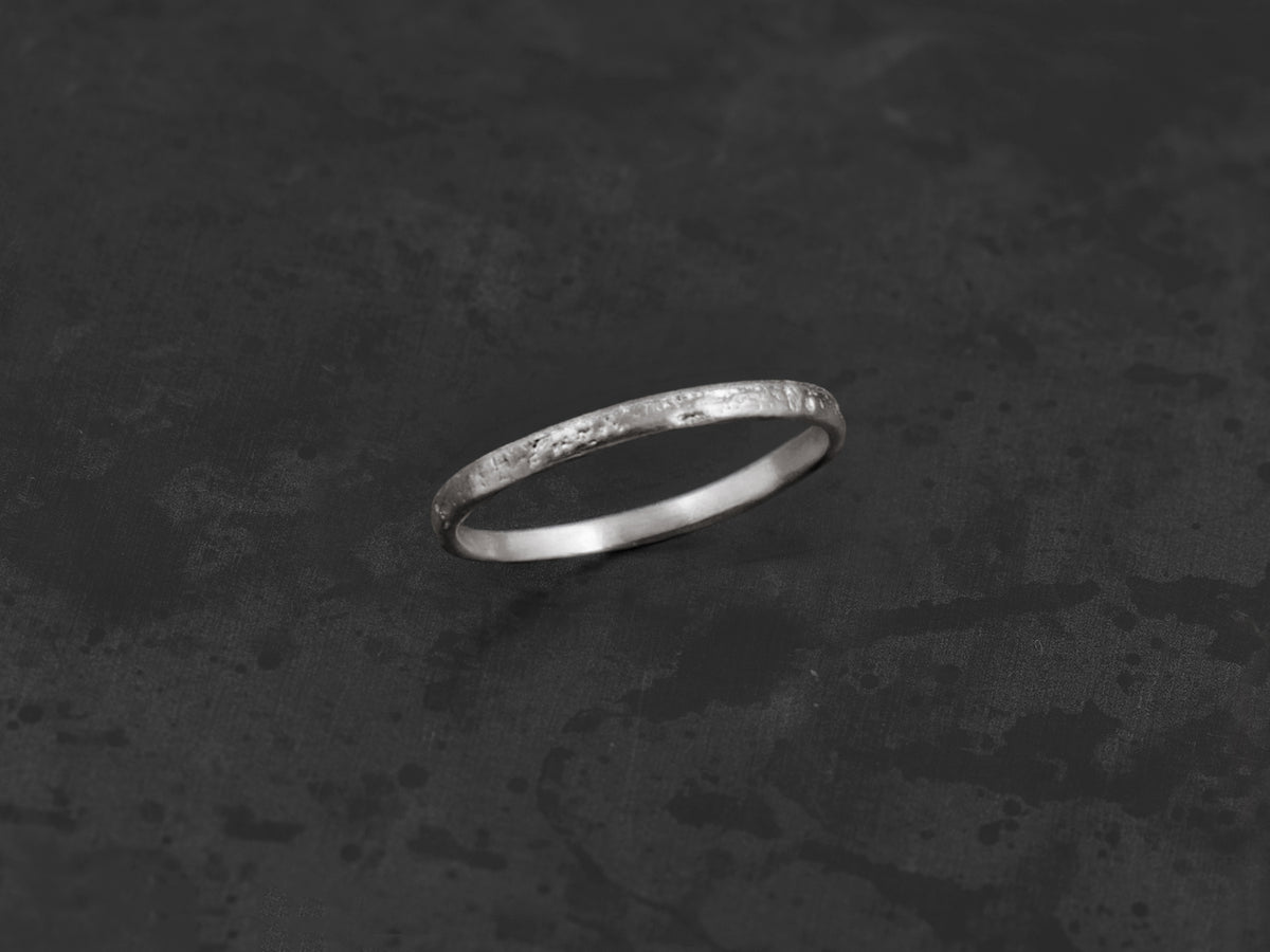 Bague Mon Chéri martelé pierre platine