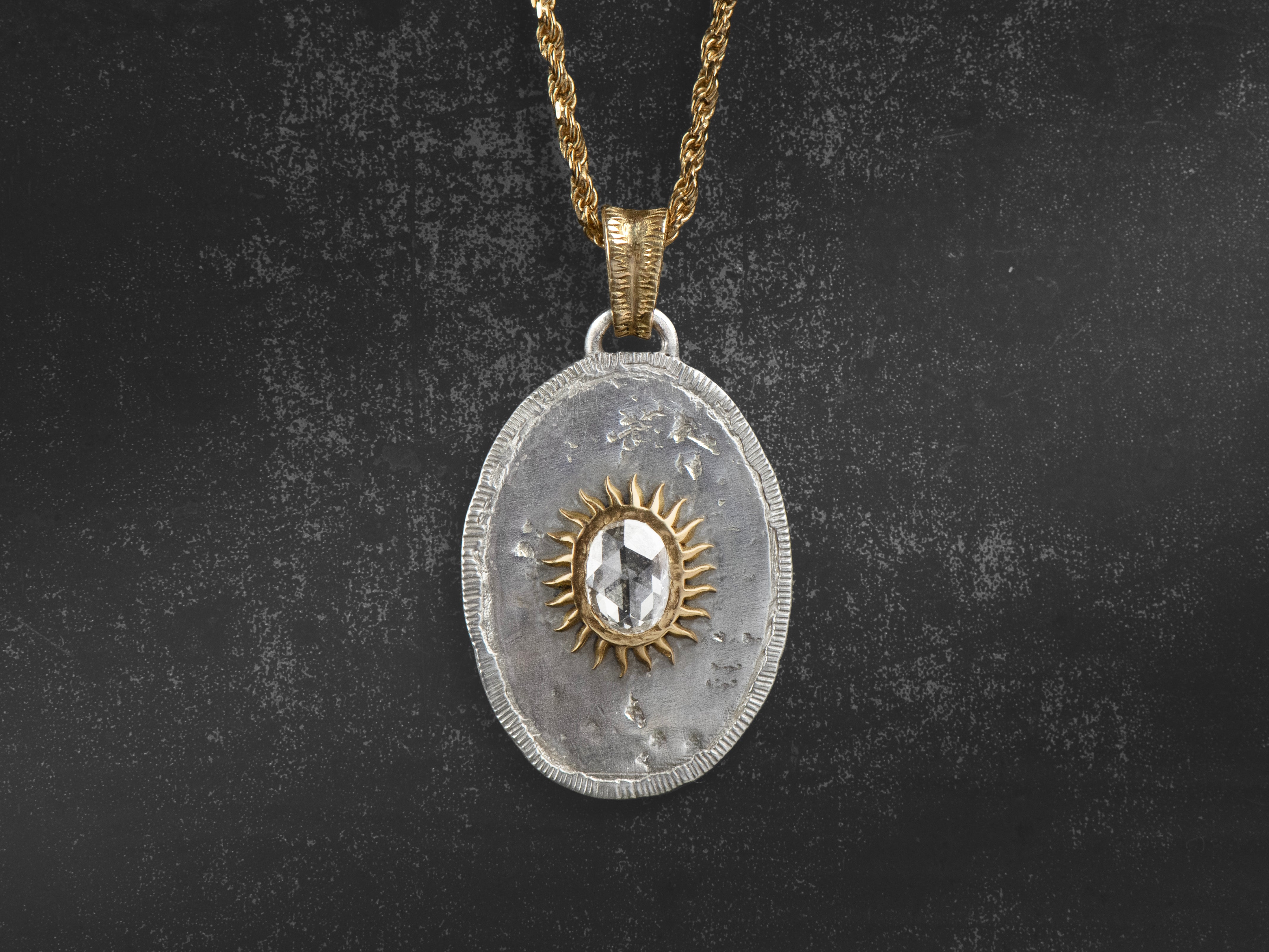 Pendentif Solis Lux ovale MM soleil diamant rosecut