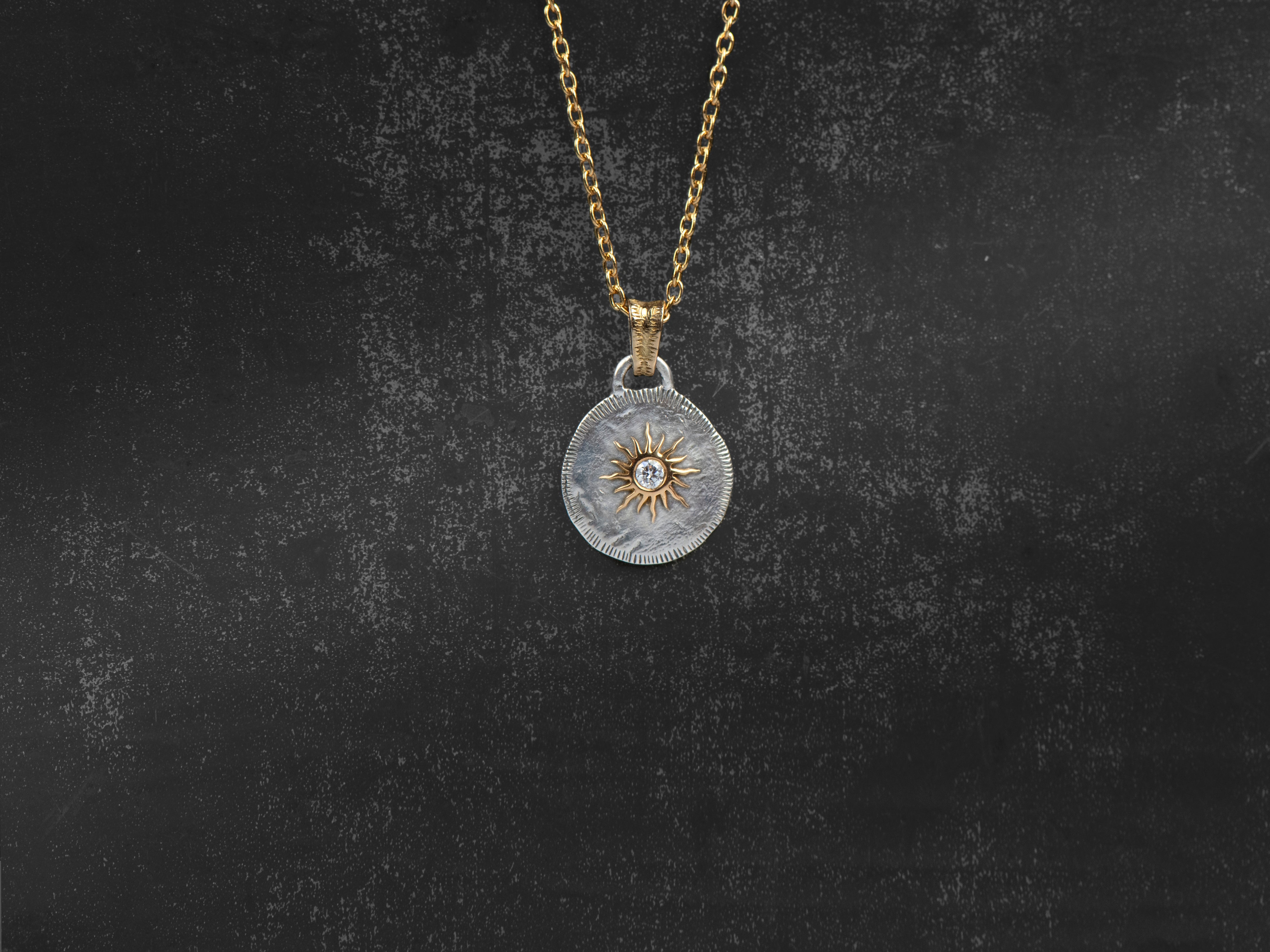 Pendentif Solis Lux rond PM soleil diamant