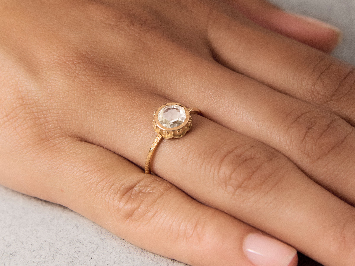 Bague Syracuse diamant rond rosecut 1,01cts or jaune