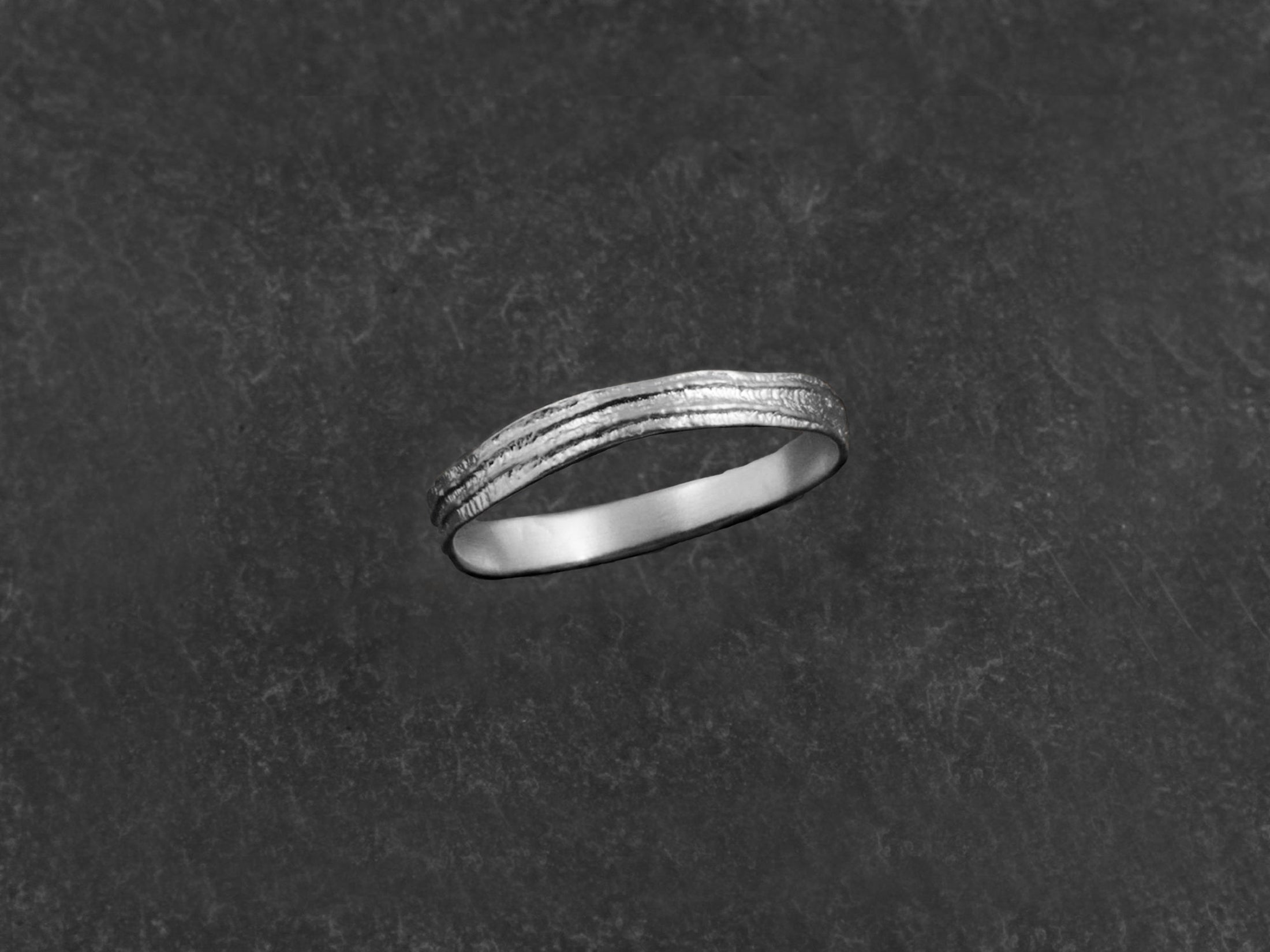 Bague Sitia PM platine — bijou signature Emmanuelle Zysman en argent ou vermeil, élégant et intemporel